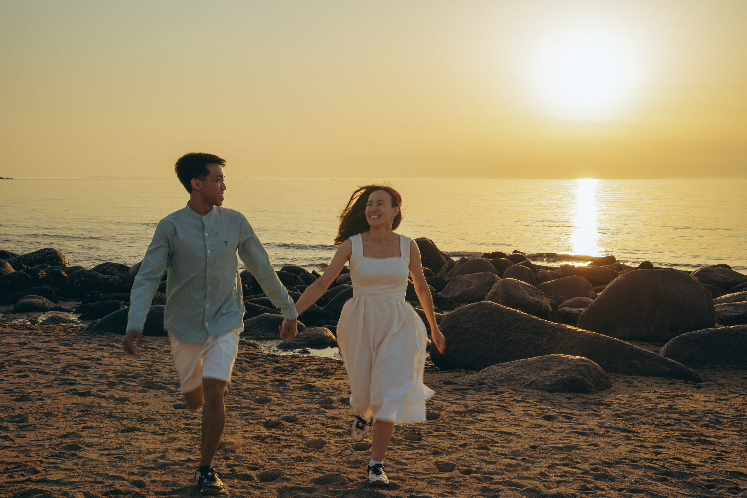 Fukuoka Couple Photoshoot: Roses, Totoro Forest & Sunset Love Story