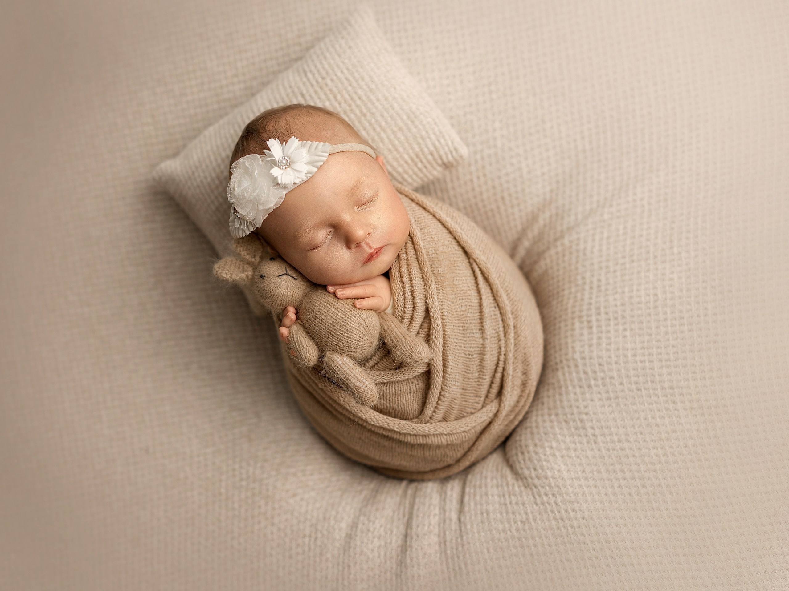 Newborn (Price). Familien- Fotografin in Marienhafe, Aurich, Emden, Norden, Leer