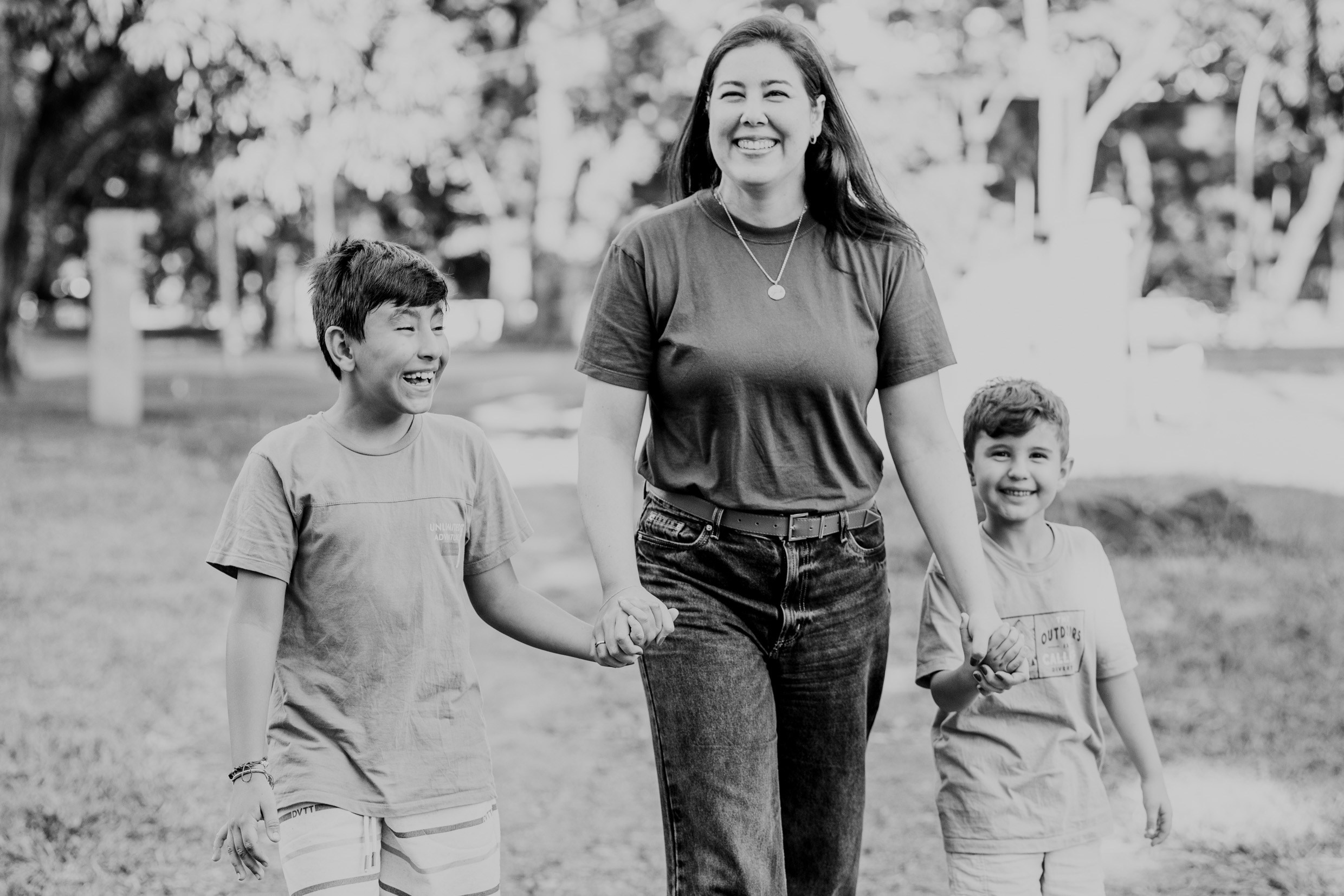 Ensaio mãe e filhos em Brasília • Asa Norte | Fotografia de Família. Fotógrafa em Brasília e Recife | Ensaios de família, gestante e festas infantis — Ize Fotografia