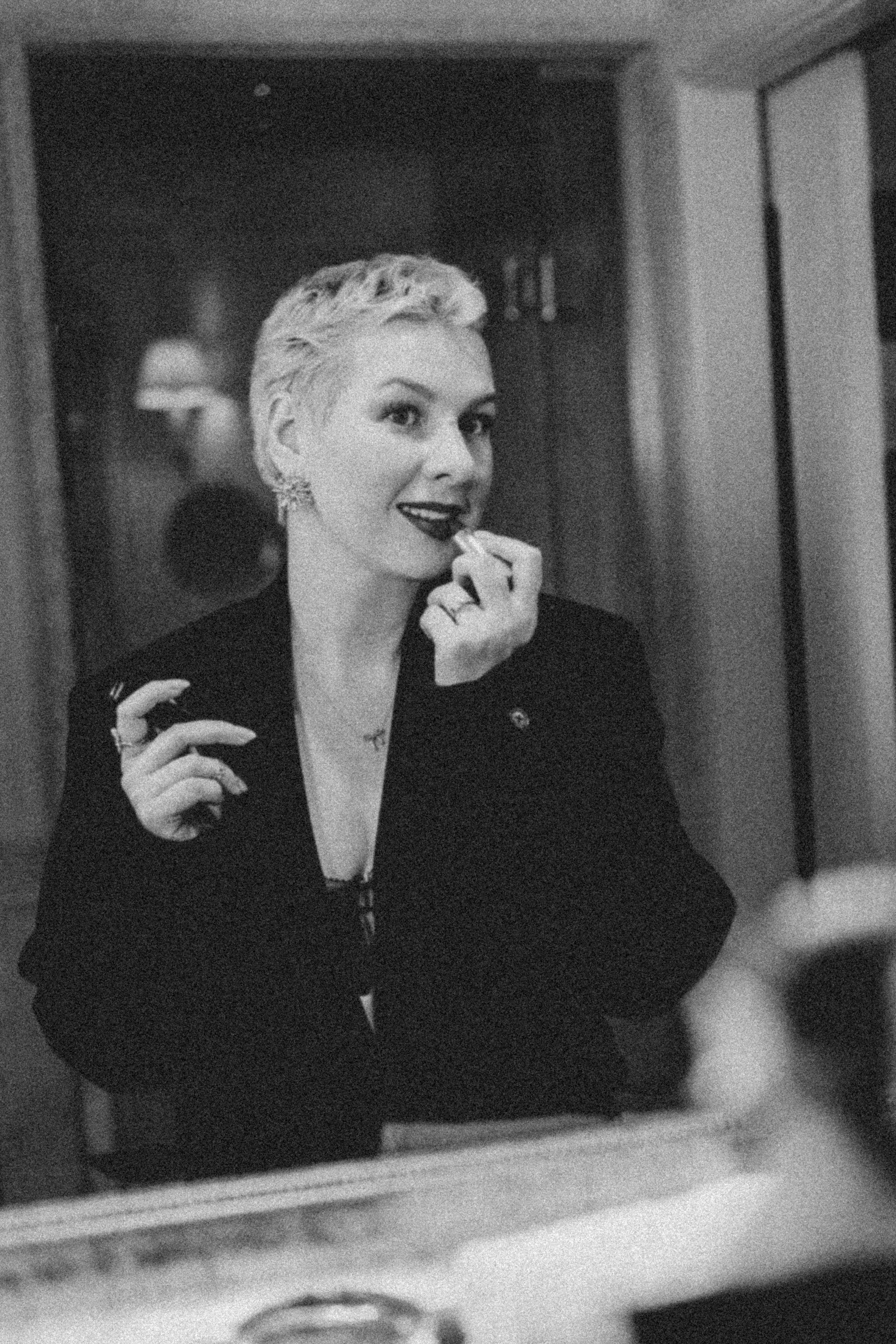 Luxury Boudoir Photography NYC | Four Seasons Hotel Photo Sessions. Videographer and photographer in New York // MAKAROV.VIDEO