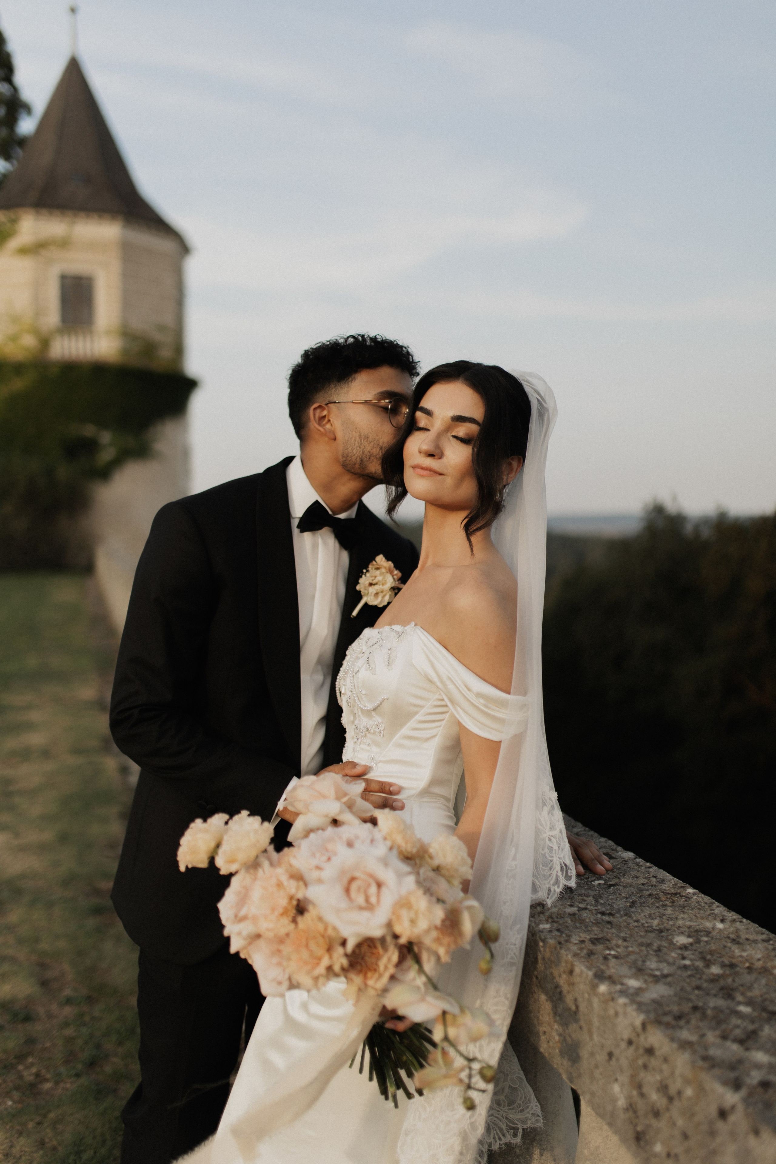 Elegant Castle Wedding in Austria | Alwin & Ruth’s Fairytale Celebration. Wedding photographer and videographer based in Timisoara, Romania