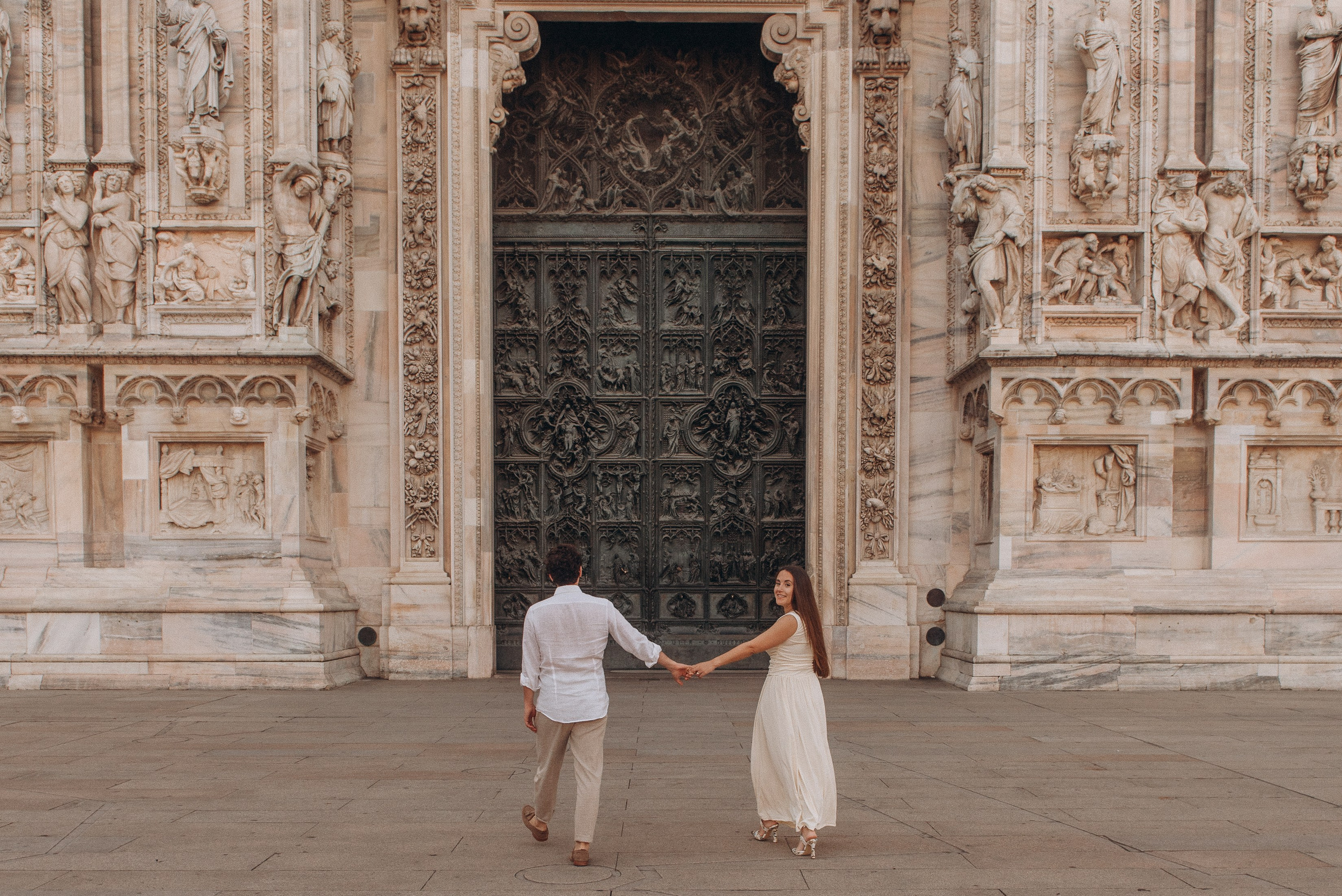 Save the date teaser — Prewedding photoshoot. AnaMilanoFoto | Couple & Wedding Photographer in Milan
