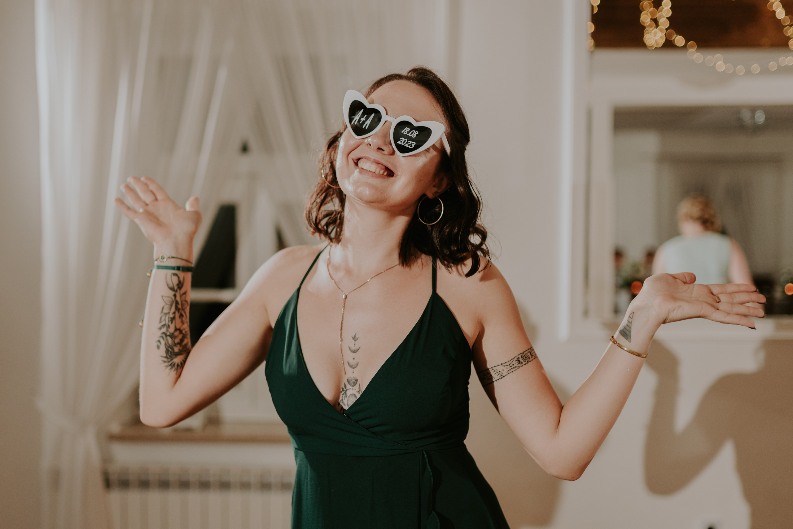 Dwór Wierzbno: plenerowy ślub pod wierzbą. Karkowskafoto - fotografia miłości