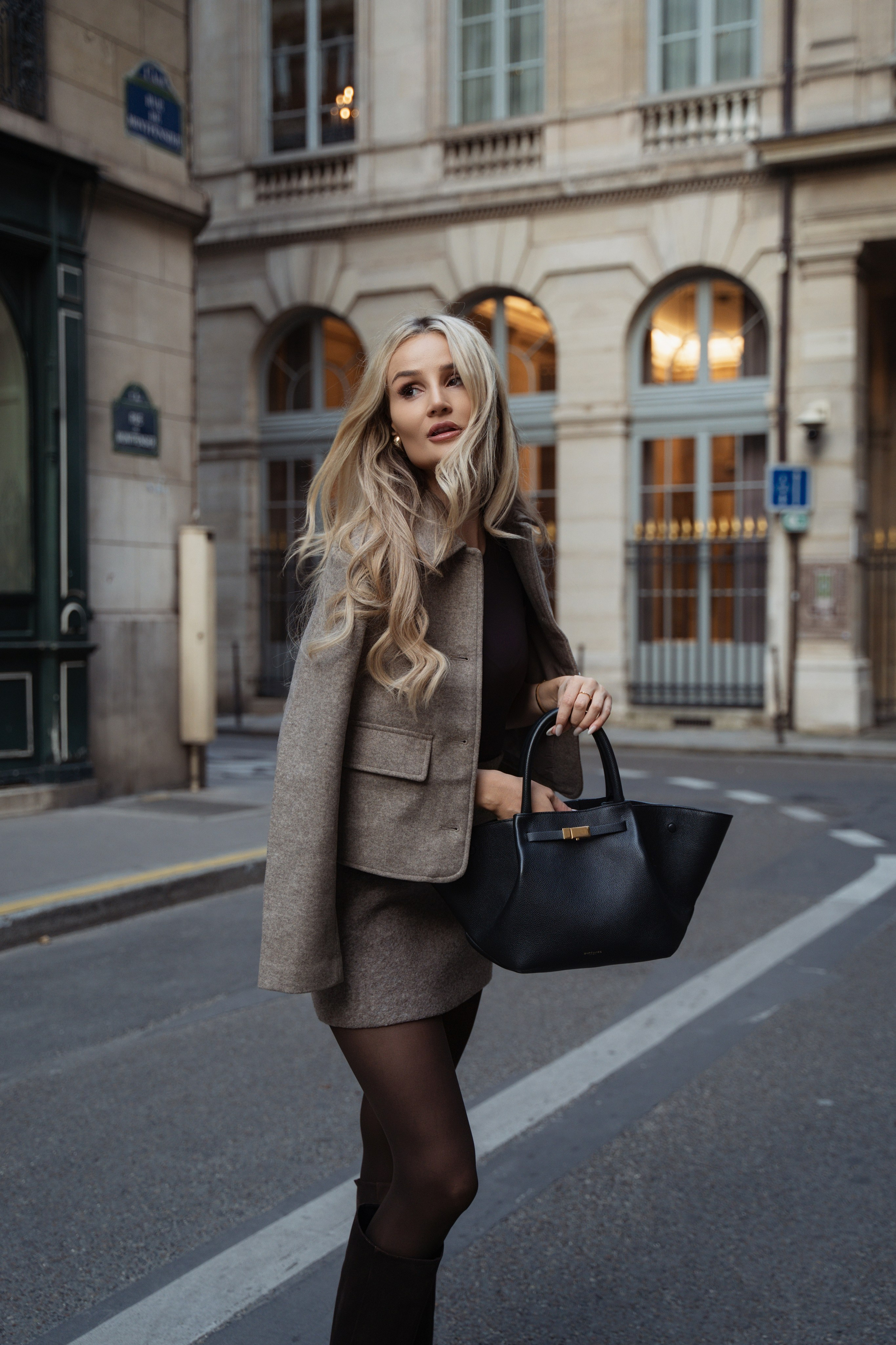 Photographer in Paris|Solo and groups, portraits & content, couples photo-shoot in Paris at the best locations
