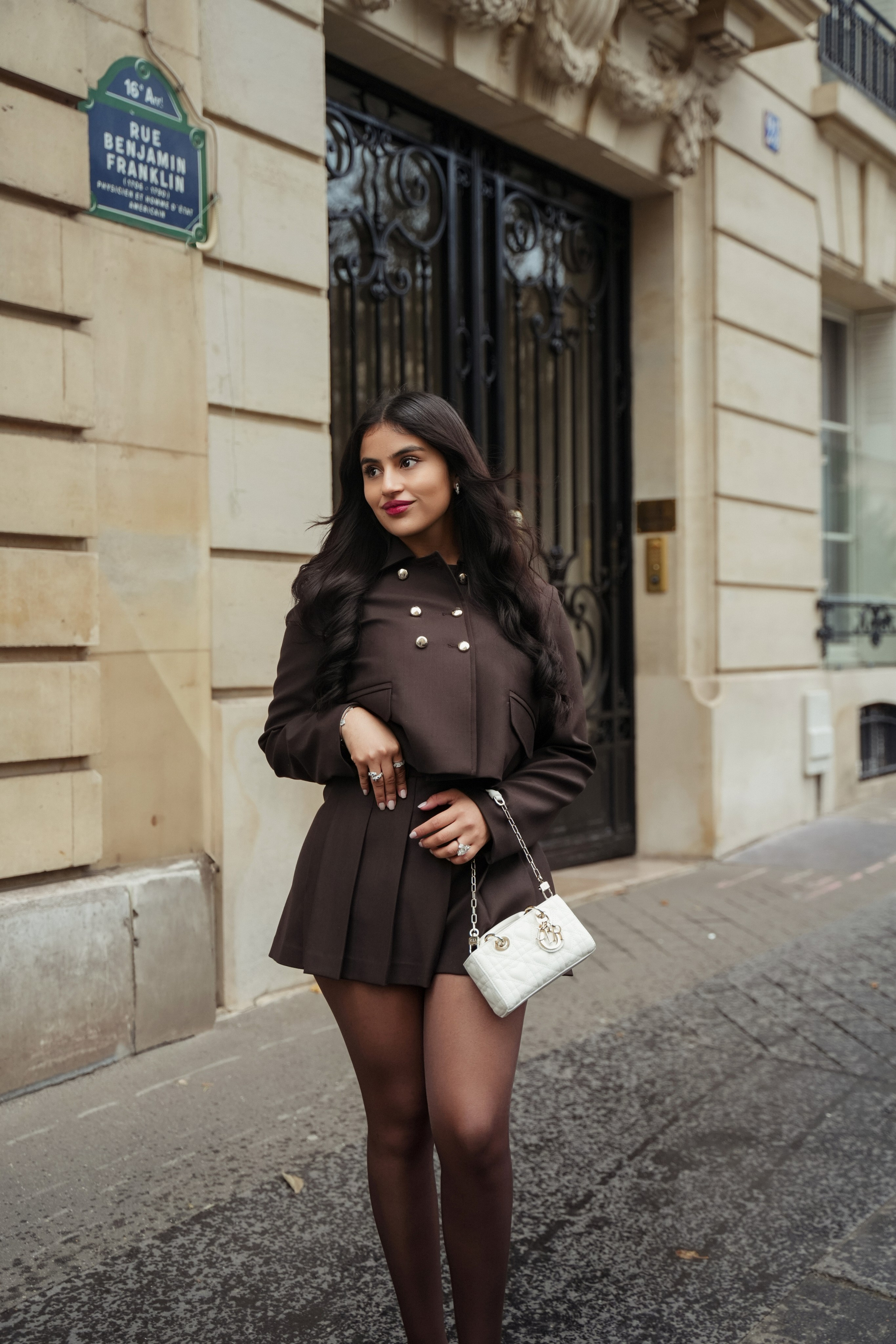 Photographer in Paris|Solo and groups, portraits & content, couples photo-shoot in Paris at the best locations