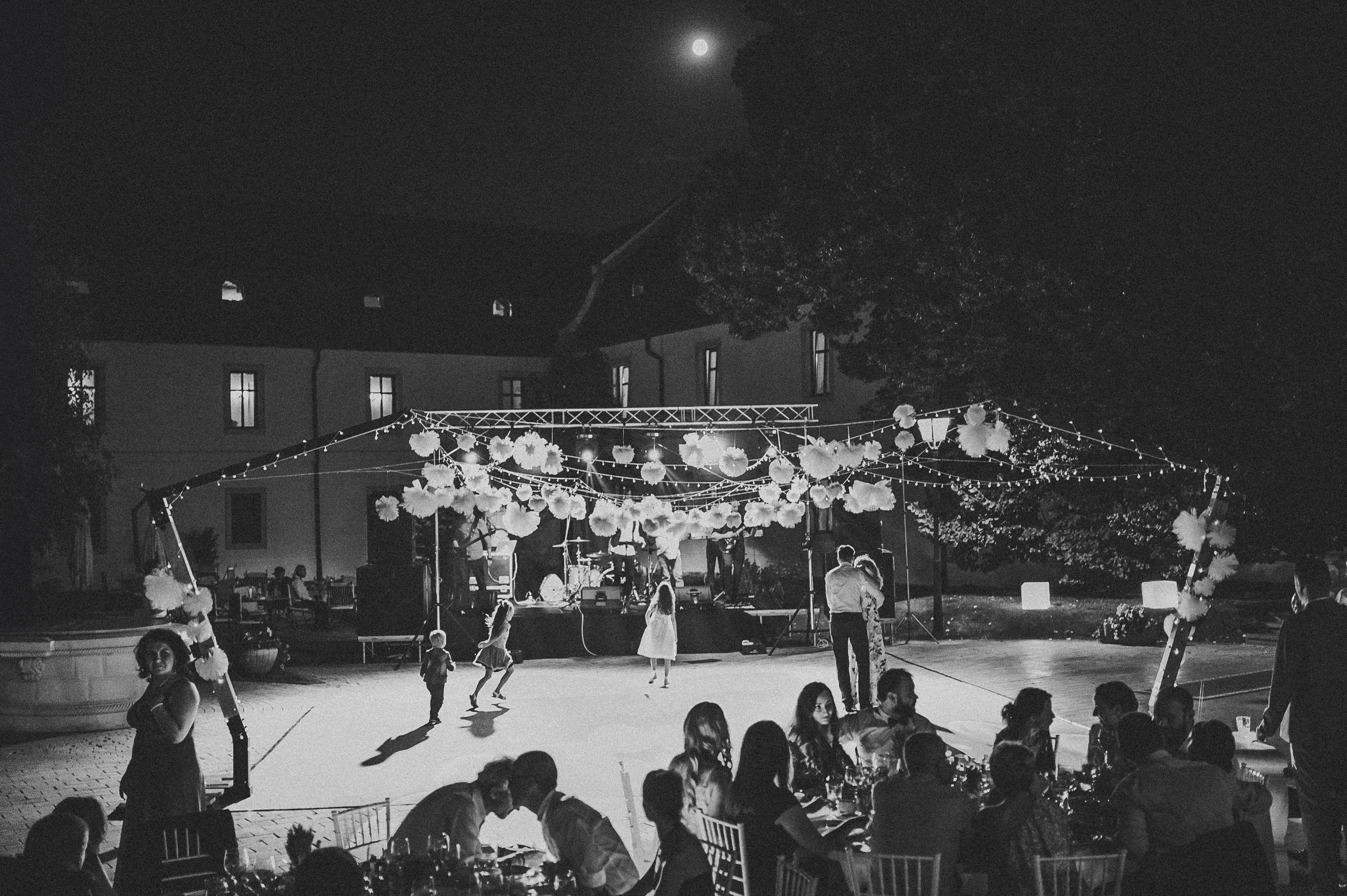 Alina și Ionuț | Fotografii Alb-Negru în Alba Iulia | Alex Vasilie. Alex Vasilie | Fotograf de Nuntă, Botez și Portret | Cluj-Napoca