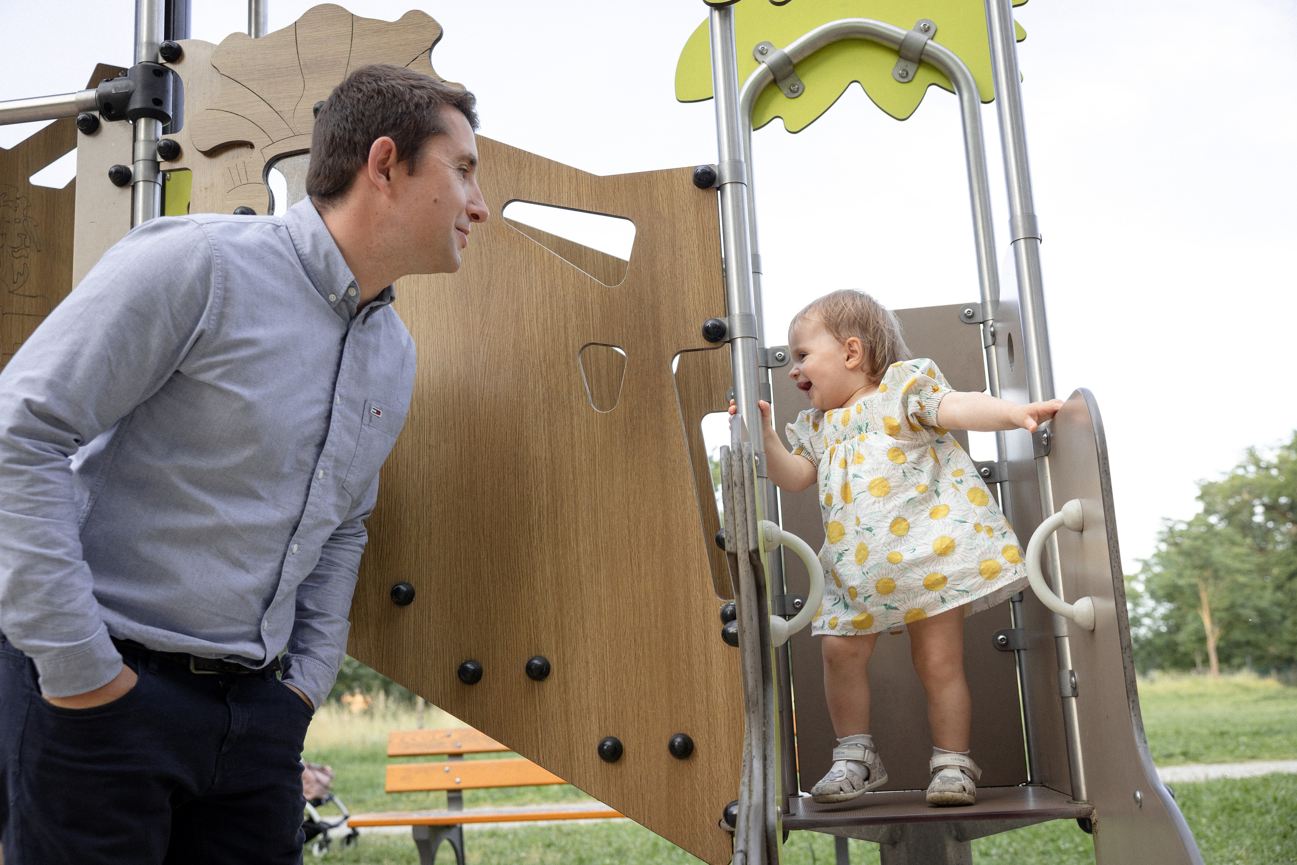 Séance photo de famille lifestyle à Toulouse. Eugénie Smirnova — photographe à Toulouse et dans le sud-ouest de la France