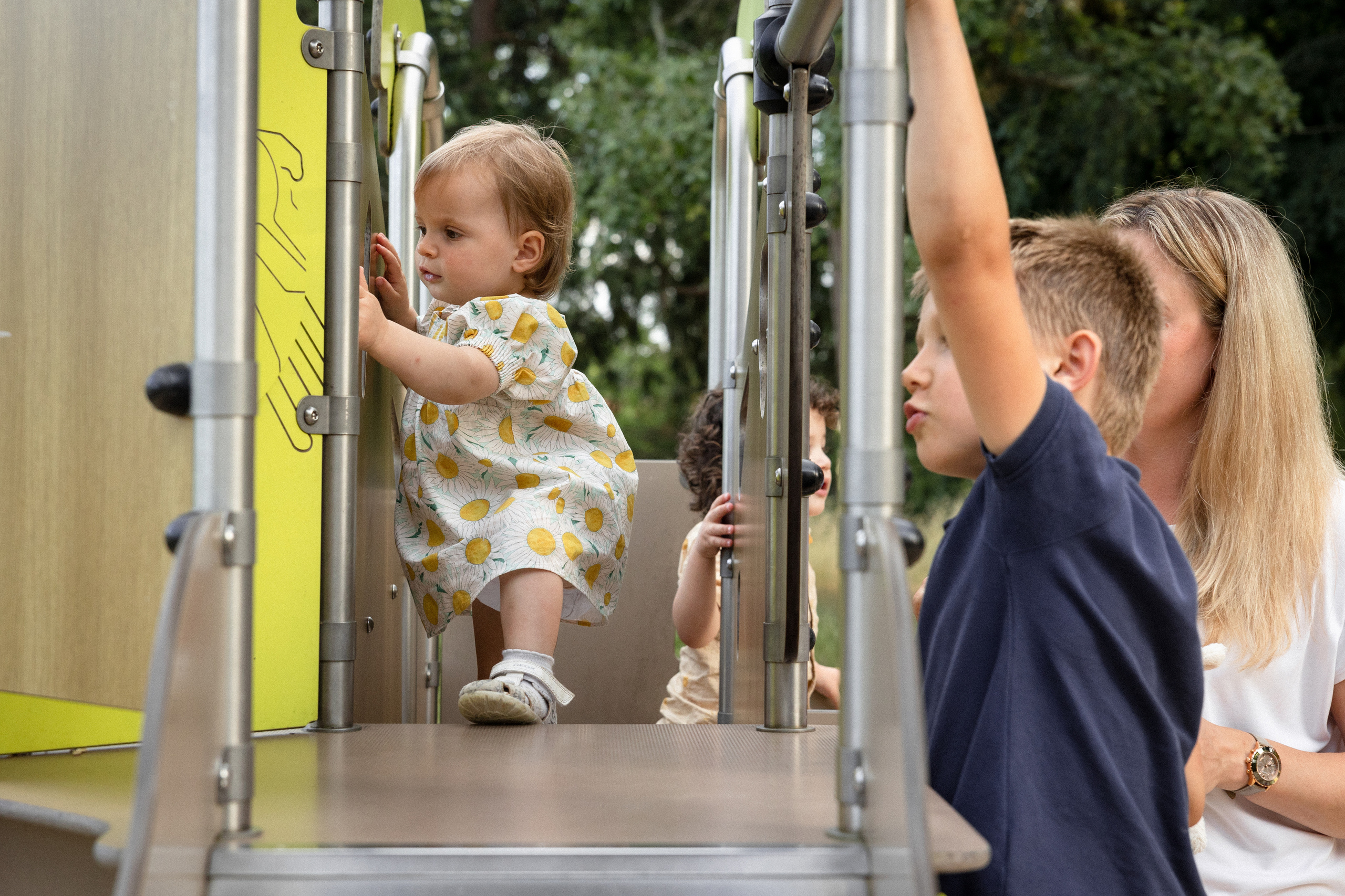 Séance photo de famille lifestyle à Toulouse. Eugénie Smirnova — photographe à Toulouse et dans le sud-ouest de la France