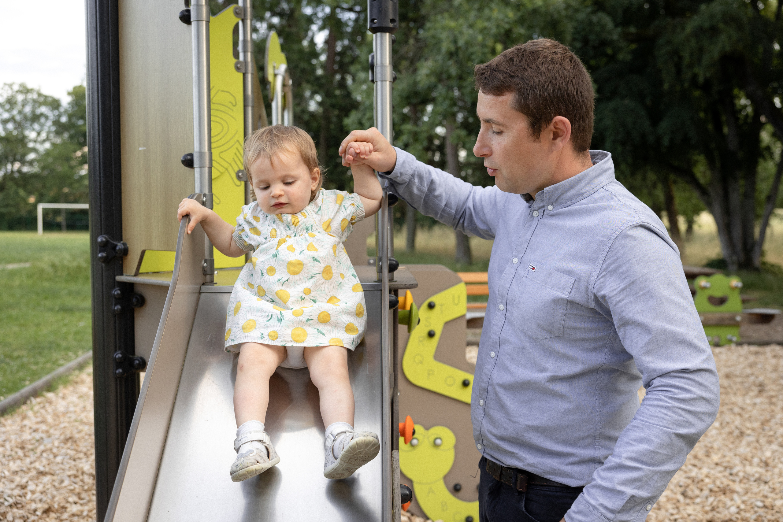 Séance photo de famille lifestyle à Toulouse. Eugénie Smirnova — photographe à Toulouse et dans le sud-ouest de la France