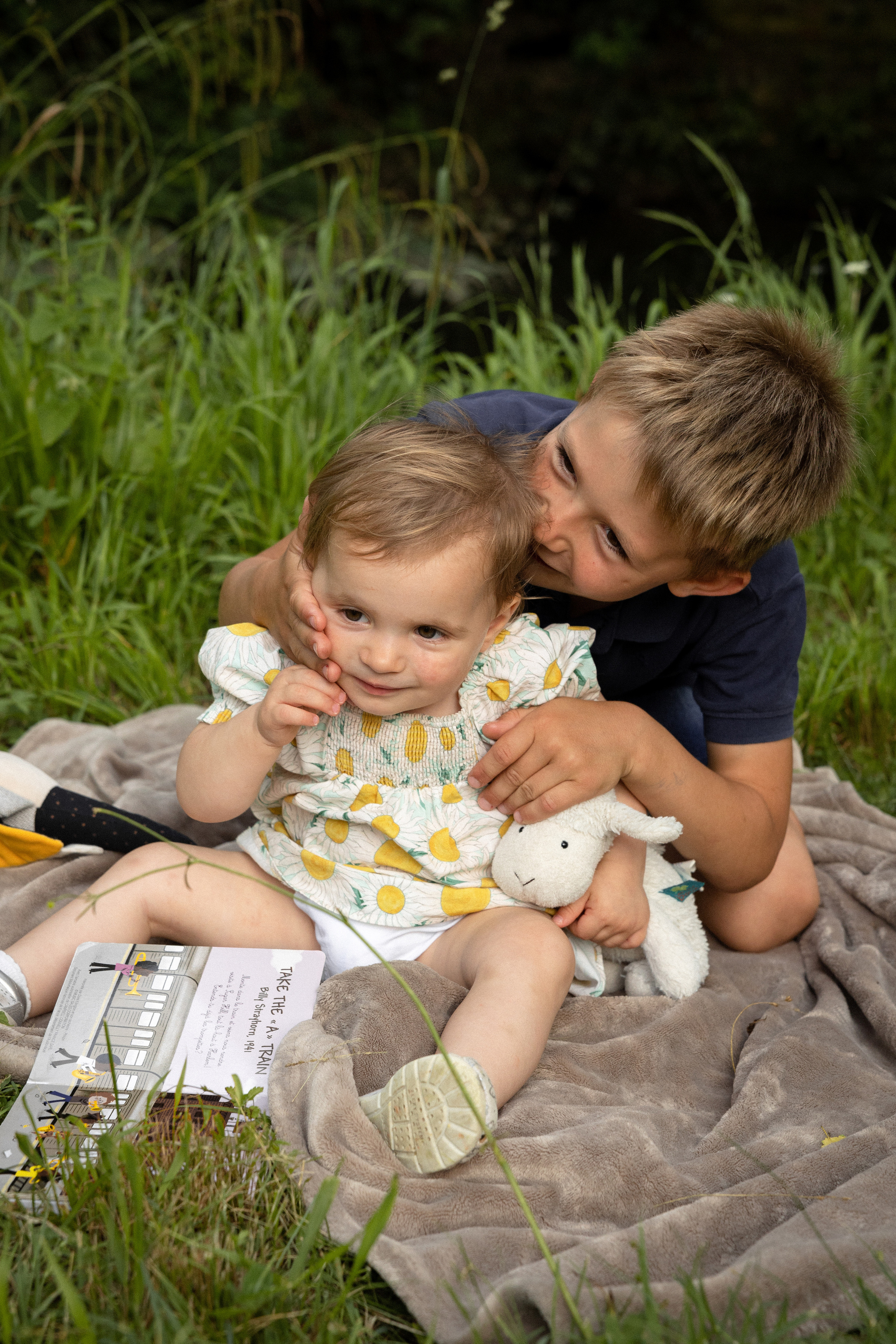 Séance photo de famille lifestyle à Toulouse. Eugénie Smirnova — photographe à Toulouse et dans le sud-ouest de la France