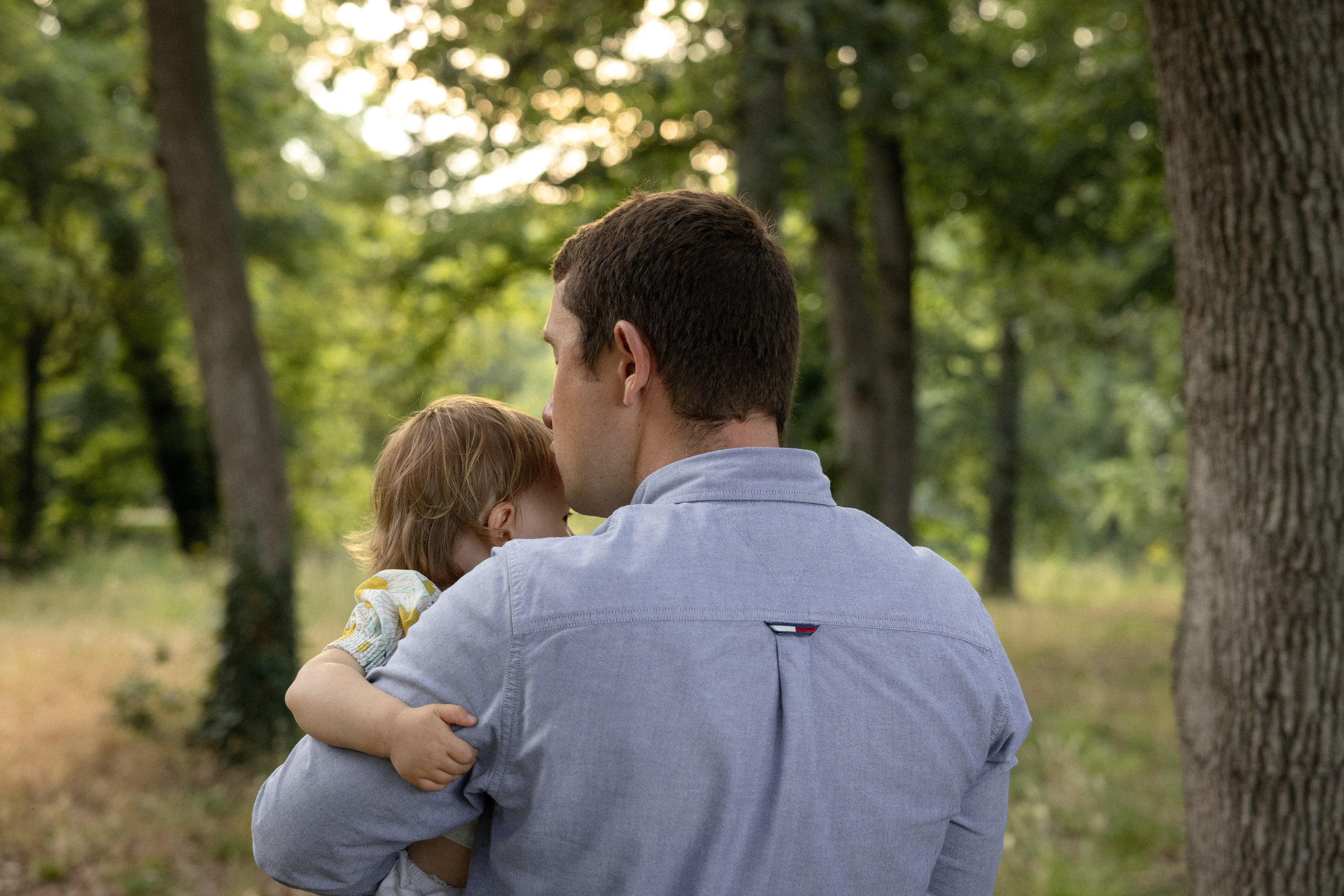 Séance photo de famille lifestyle à Toulouse. Eugénie Smirnova — photographe à Toulouse et dans le sud-ouest de la France