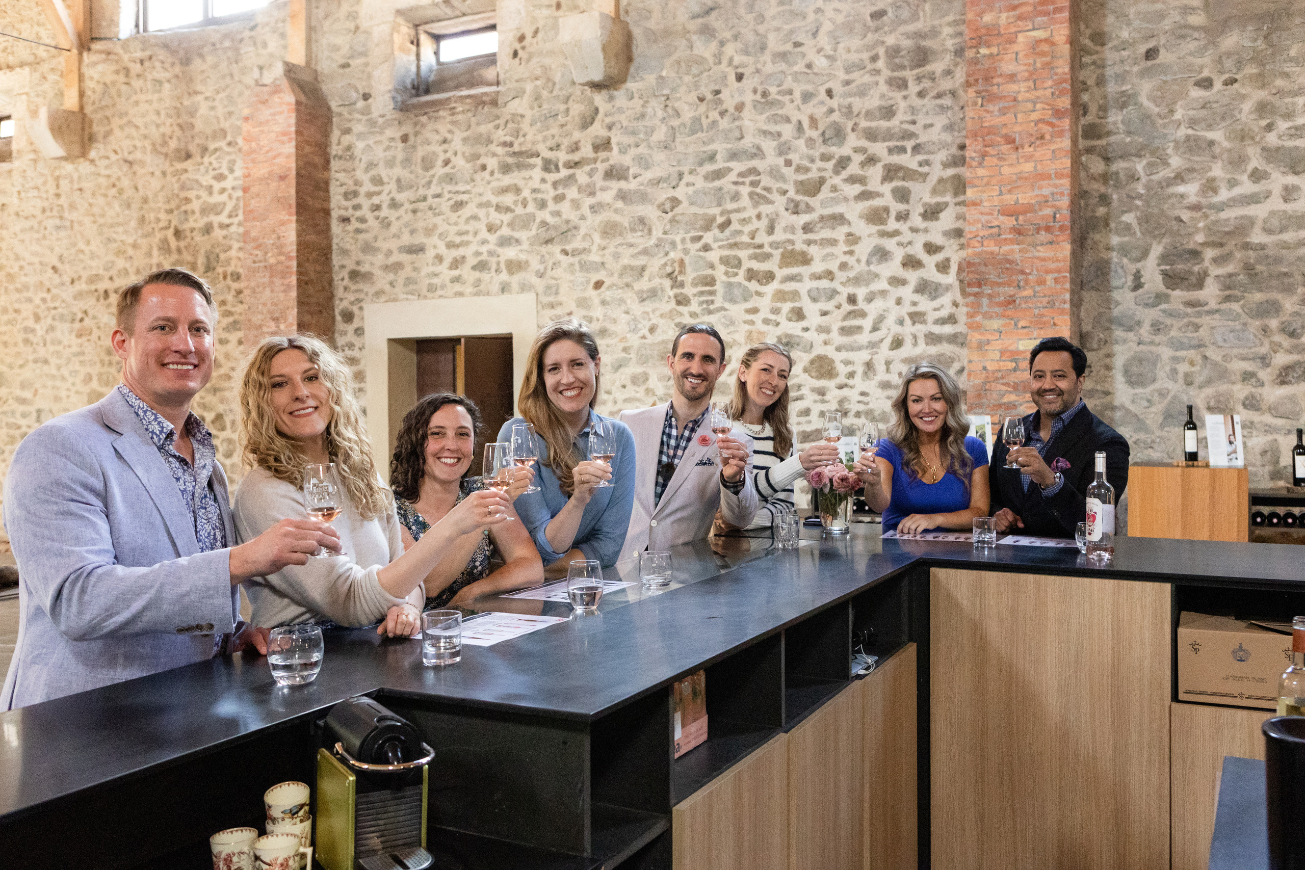 Corporate team building at Chateau de Paraza. Eugénie Smirnova — your photographer in Toulouse and southwest France