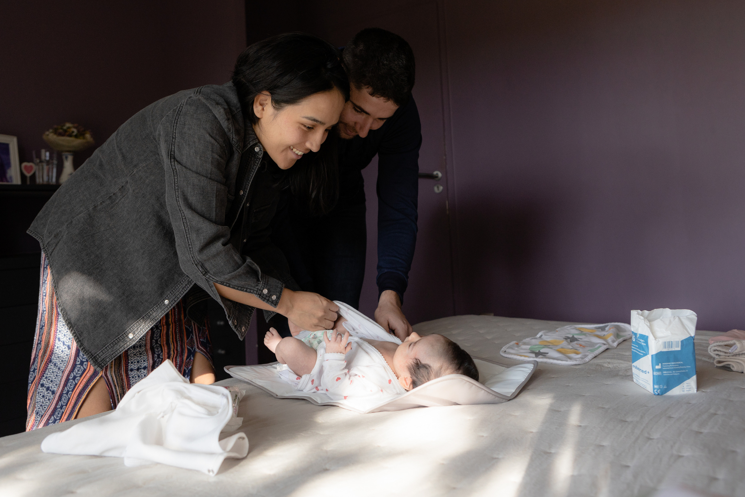 New born home photo session in Toulouse. Eugénie Smirnova — photographe à Toulouse et dans le sud-ouest de la France