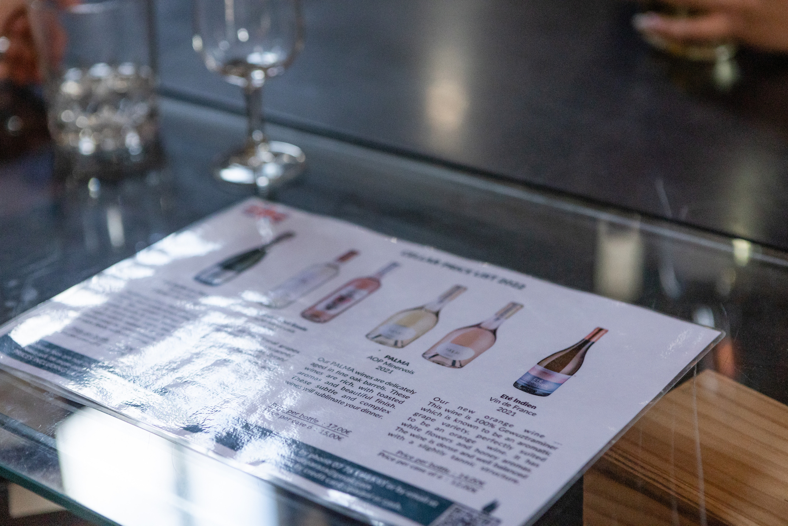 Corporate team building at Chateau de Paraza. Eugénie Smirnova — your photographer in Toulouse and southwest France