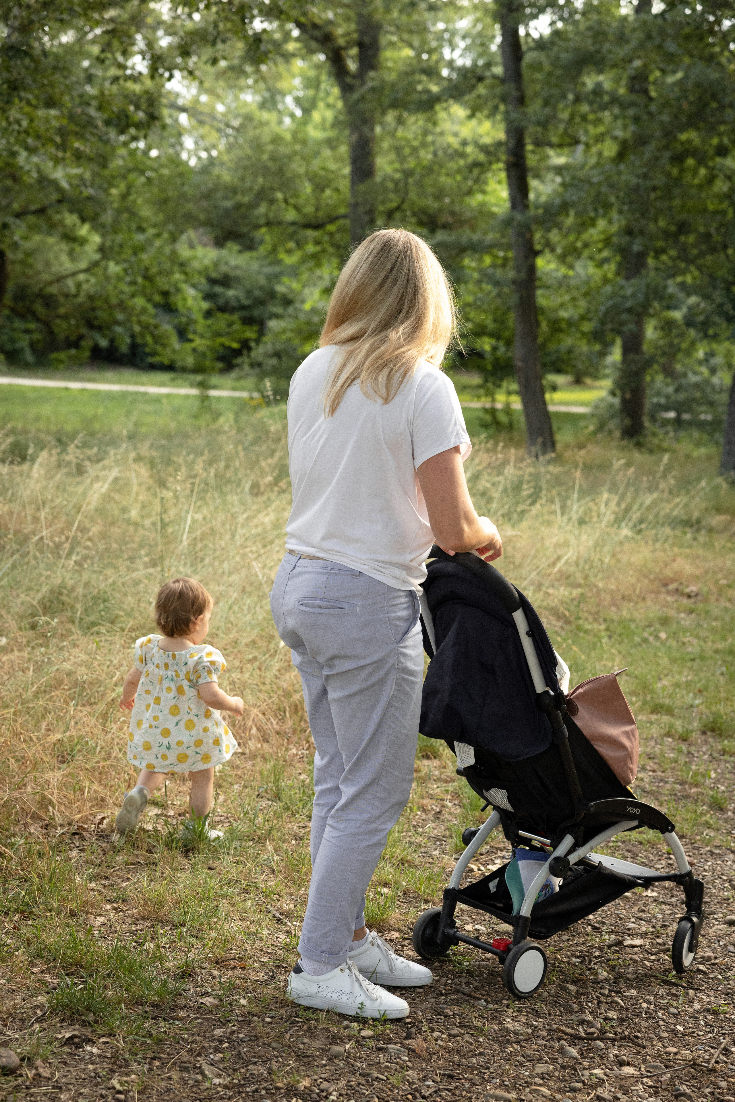 Séance photo de famille lifestyle à Toulouse. Eugénie Smirnova — photographe à Toulouse et dans le sud-ouest de la France