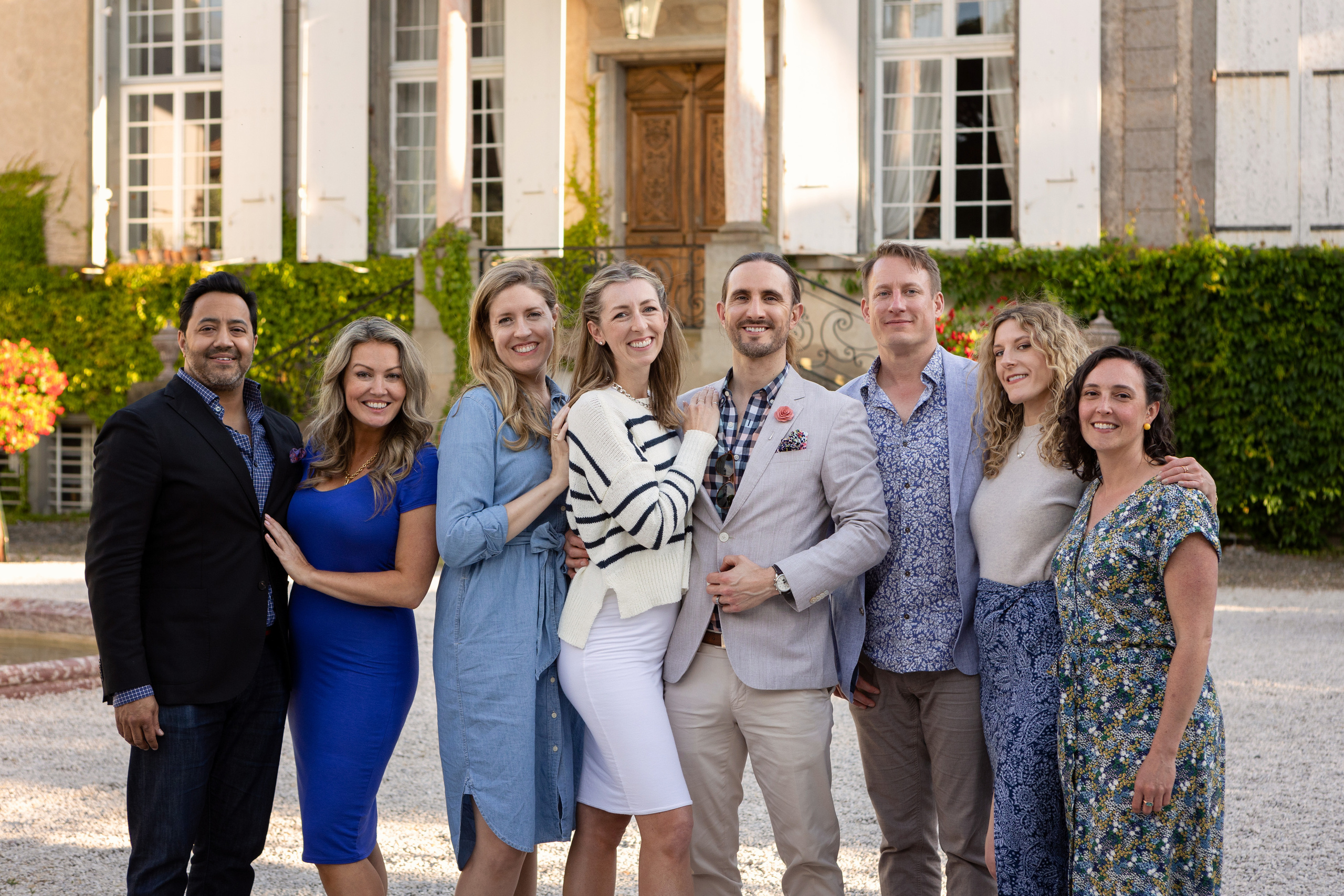 Corporate team building at Chateau de Paraza. Eugénie Smirnova — your photographer in Toulouse and southwest France