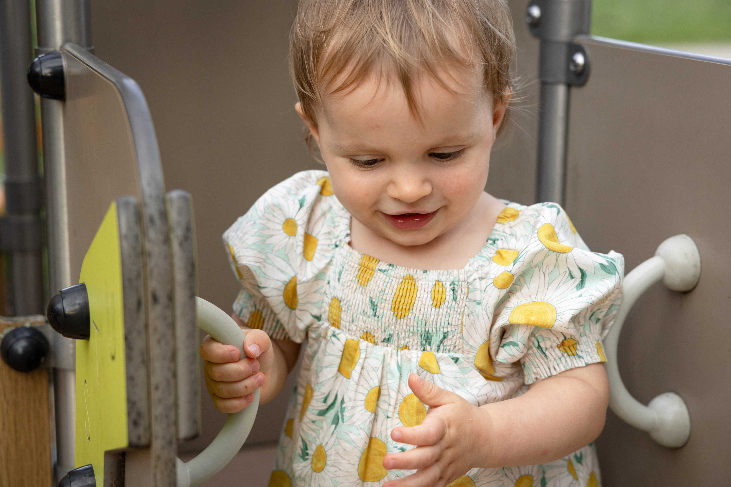 Séance photo de famille lifestyle à Toulouse. Eugénie Smirnova — photographe à Toulouse et dans le sud-ouest de la France