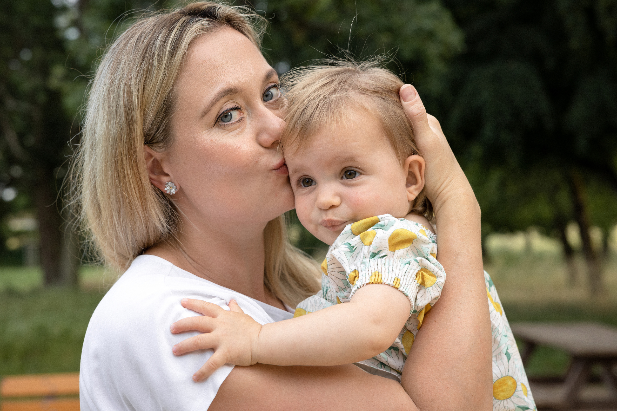 Séance photo de famille lifestyle à Toulouse. Eugénie Smirnova — photographe à Toulouse et dans le sud-ouest de la France