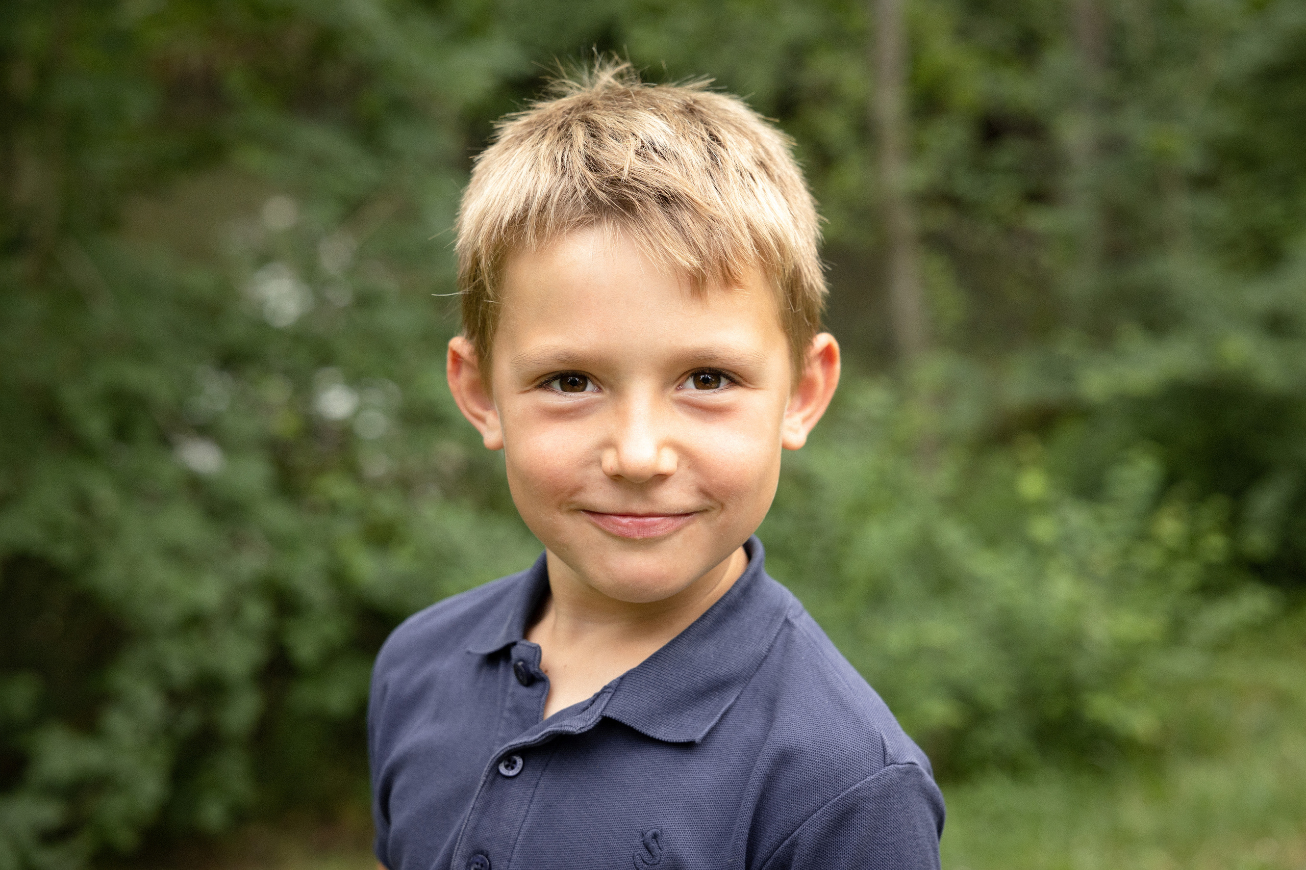 Séance photo de famille lifestyle à Toulouse. Eugénie Smirnova — photographe à Toulouse et dans le sud-ouest de la France