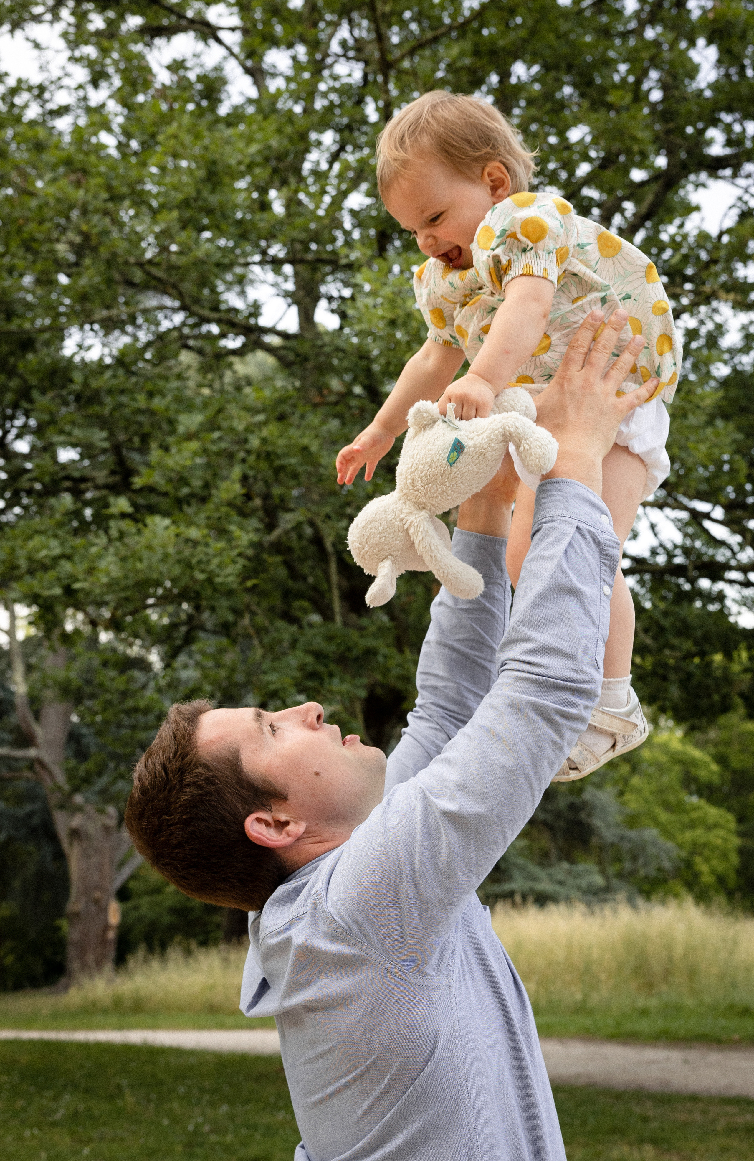 Séance photo de famille lifestyle à Toulouse. Eugénie Smirnova — photographe à Toulouse et dans le sud-ouest de la France