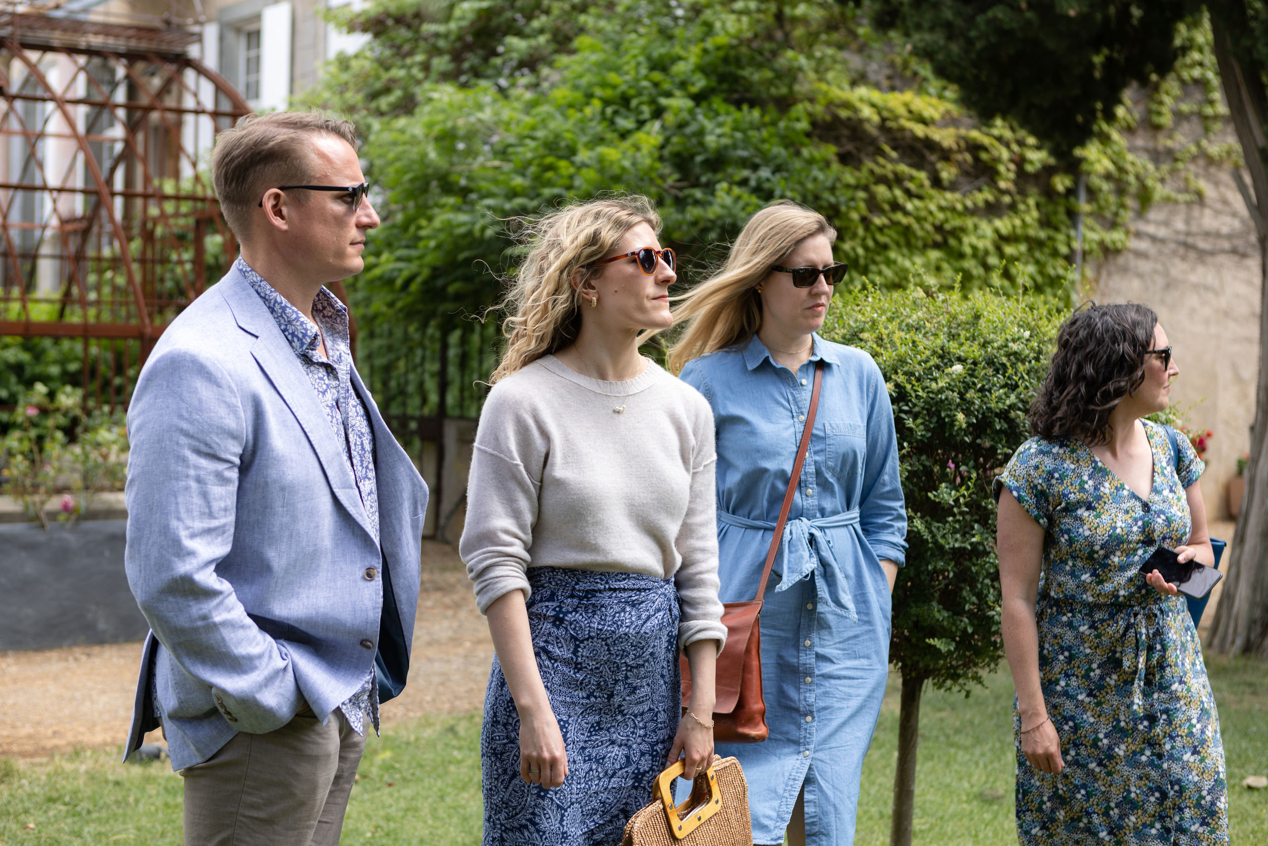 Corporate team building at Chateau de Paraza. Eugénie Smirnova — your photographer in Toulouse and southwest France