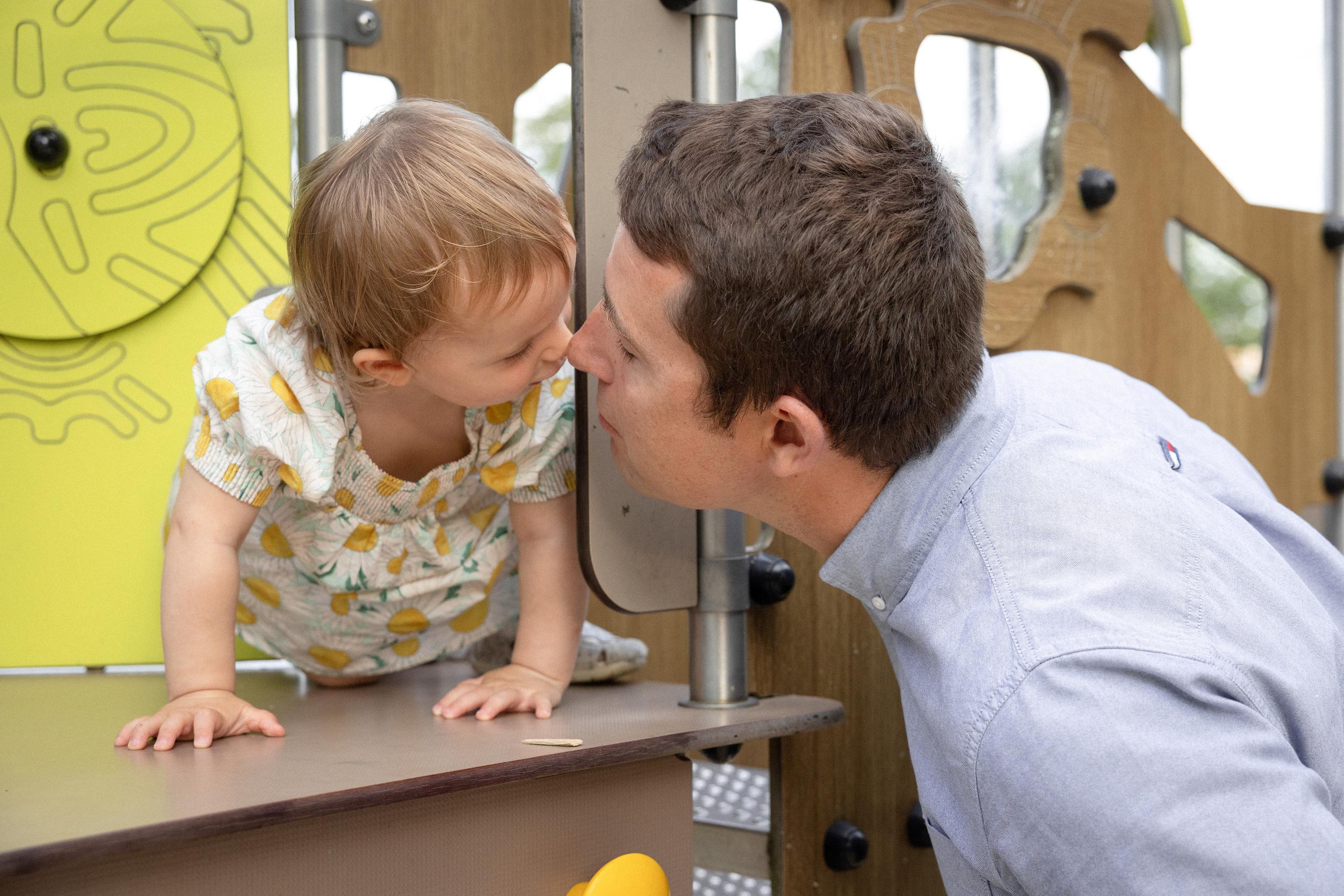 Séance photo de famille lifestyle à Toulouse. Eugénie Smirnova — photographe à Toulouse et dans le sud-ouest de la France