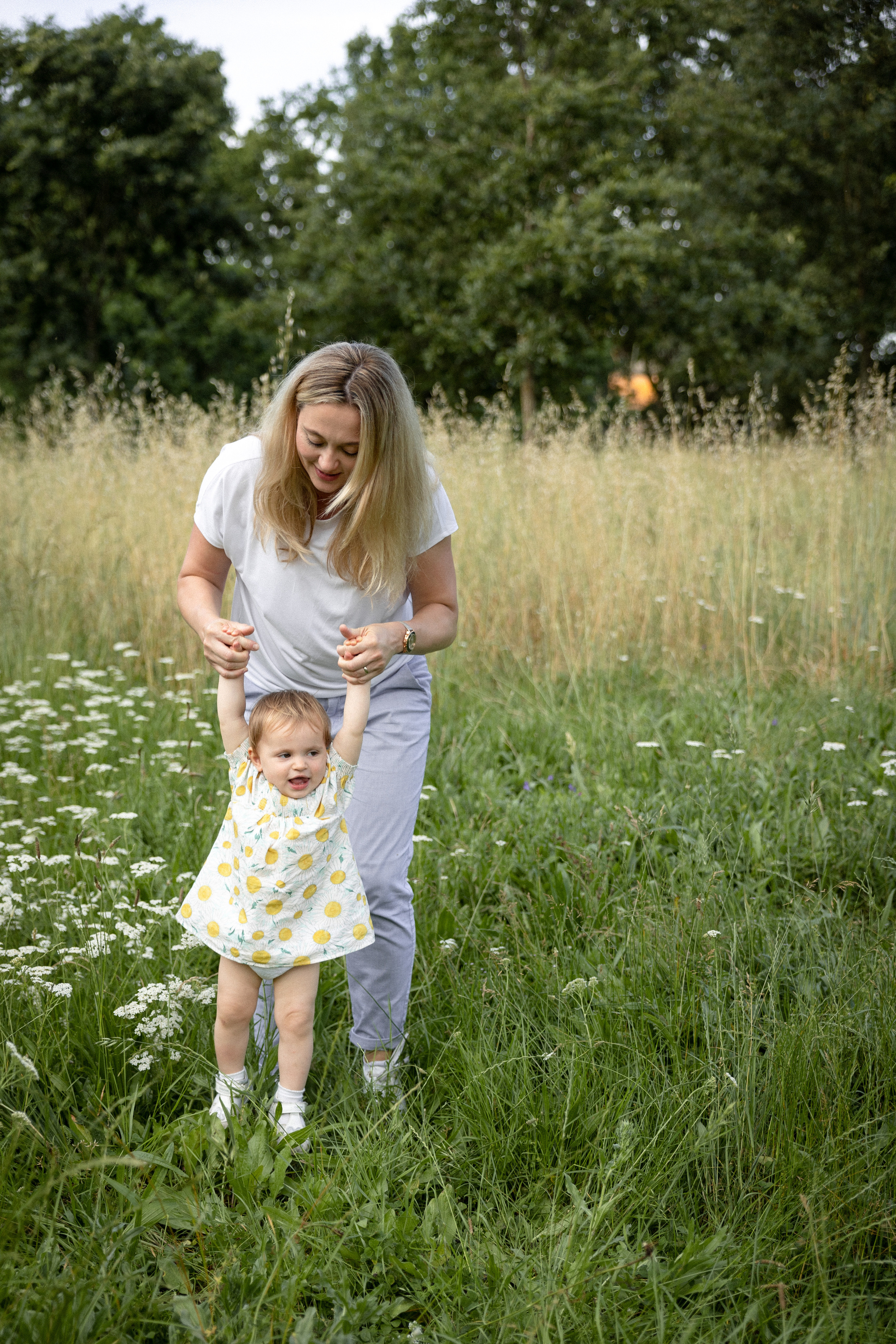Séance photo de famille lifestyle à Toulouse. Eugénie Smirnova — photographe à Toulouse et dans le sud-ouest de la France