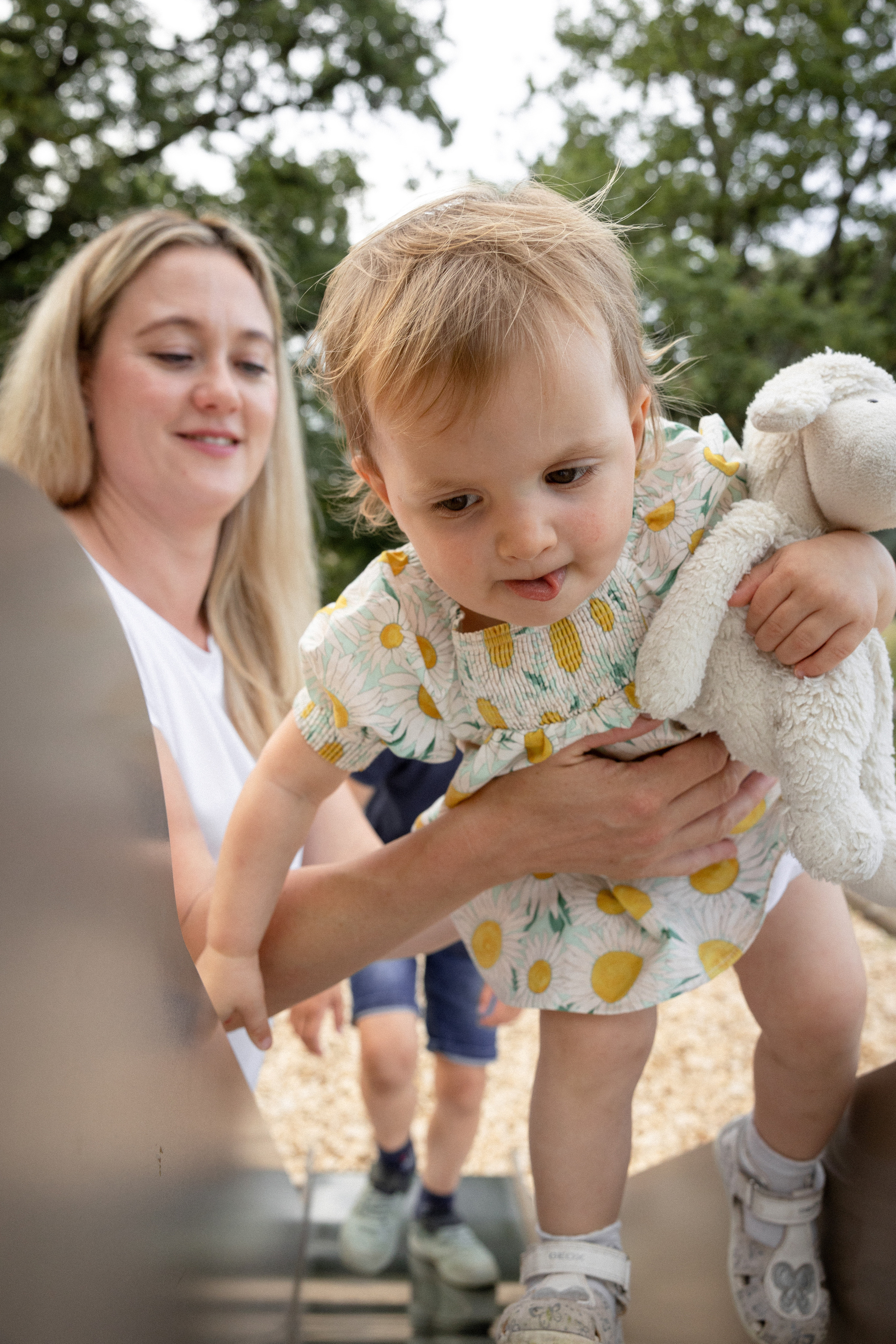 Séance photo de famille lifestyle à Toulouse. Eugénie Smirnova — photographe à Toulouse et dans le sud-ouest de la France