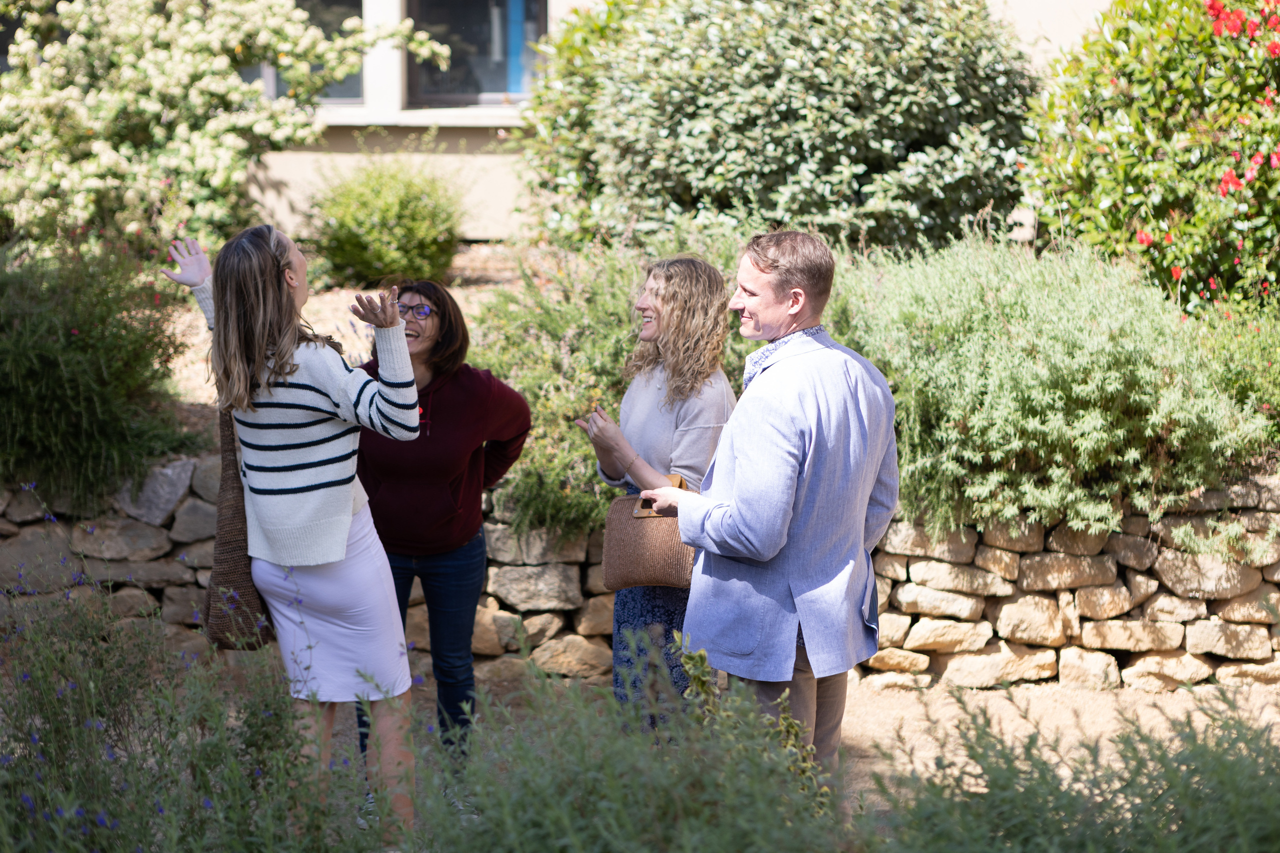 Corporate team building at Chateau de Paraza. Eugénie Smirnova — your photographer in Toulouse and southwest France