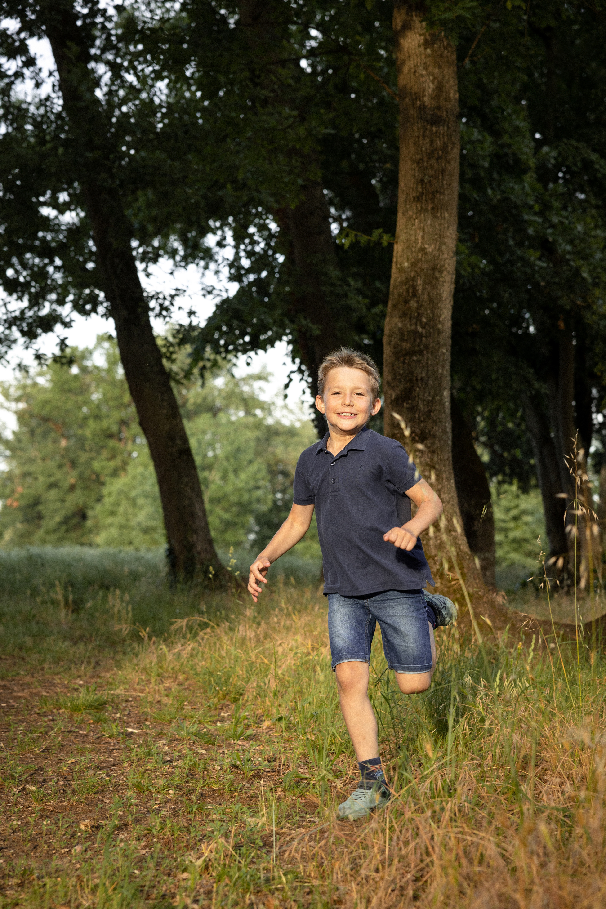 Séance photo de famille lifestyle à Toulouse. Eugénie Smirnova — photographe à Toulouse et dans le sud-ouest de la France