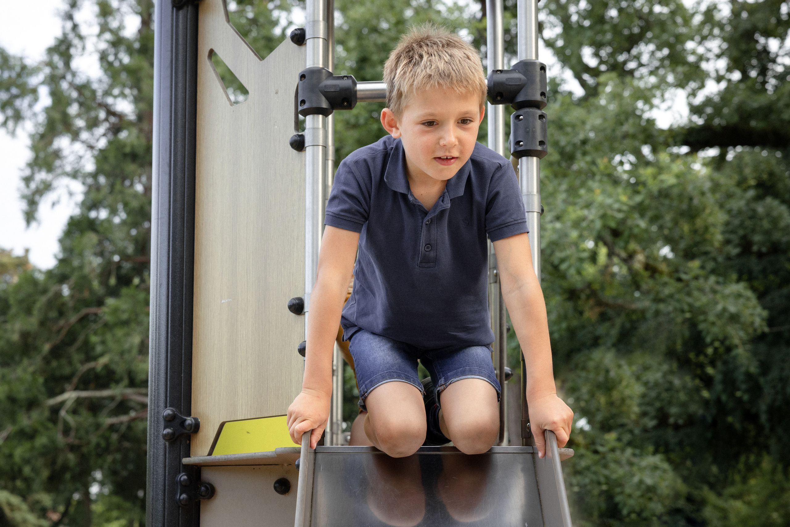 Séance photo de famille lifestyle à Toulouse. Eugénie Smirnova — photographe à Toulouse et dans le sud-ouest de la France