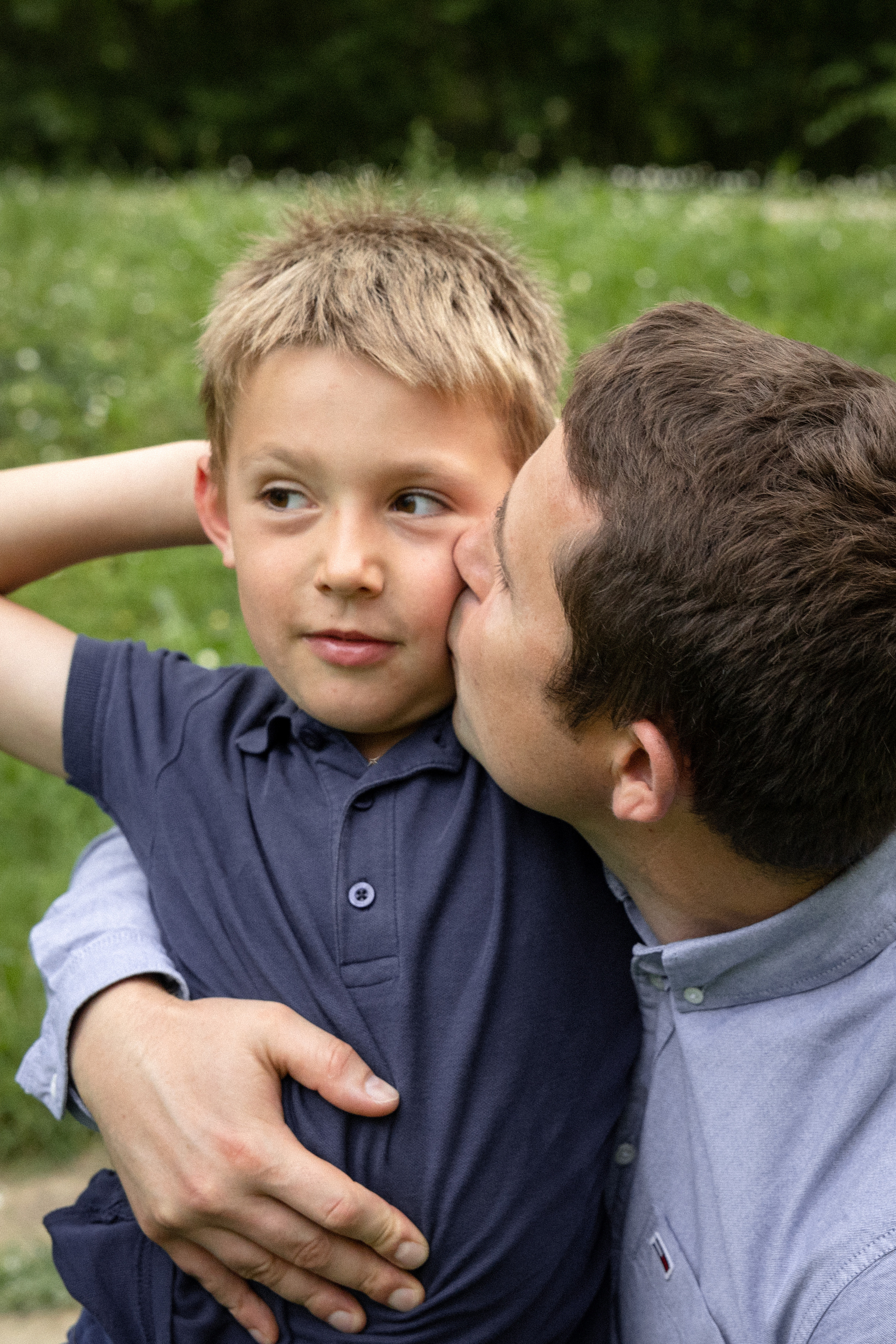 Séance photo de famille lifestyle à Toulouse. Eugénie Smirnova — photographe à Toulouse et dans le sud-ouest de la France