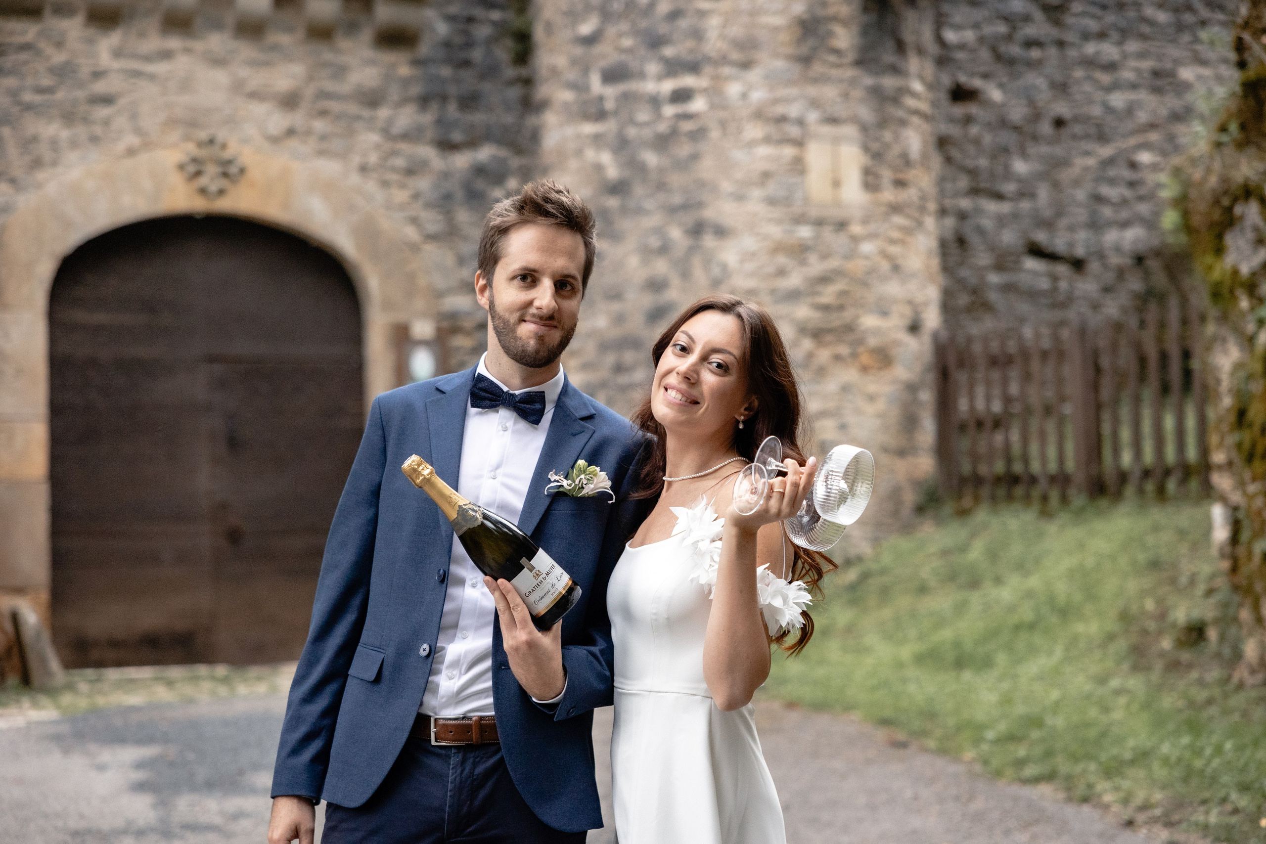 French Chateau Wedding. Elopement at Château de Cénevières. Eugénie Smirnova — your photographer in Toulouse and southwest France