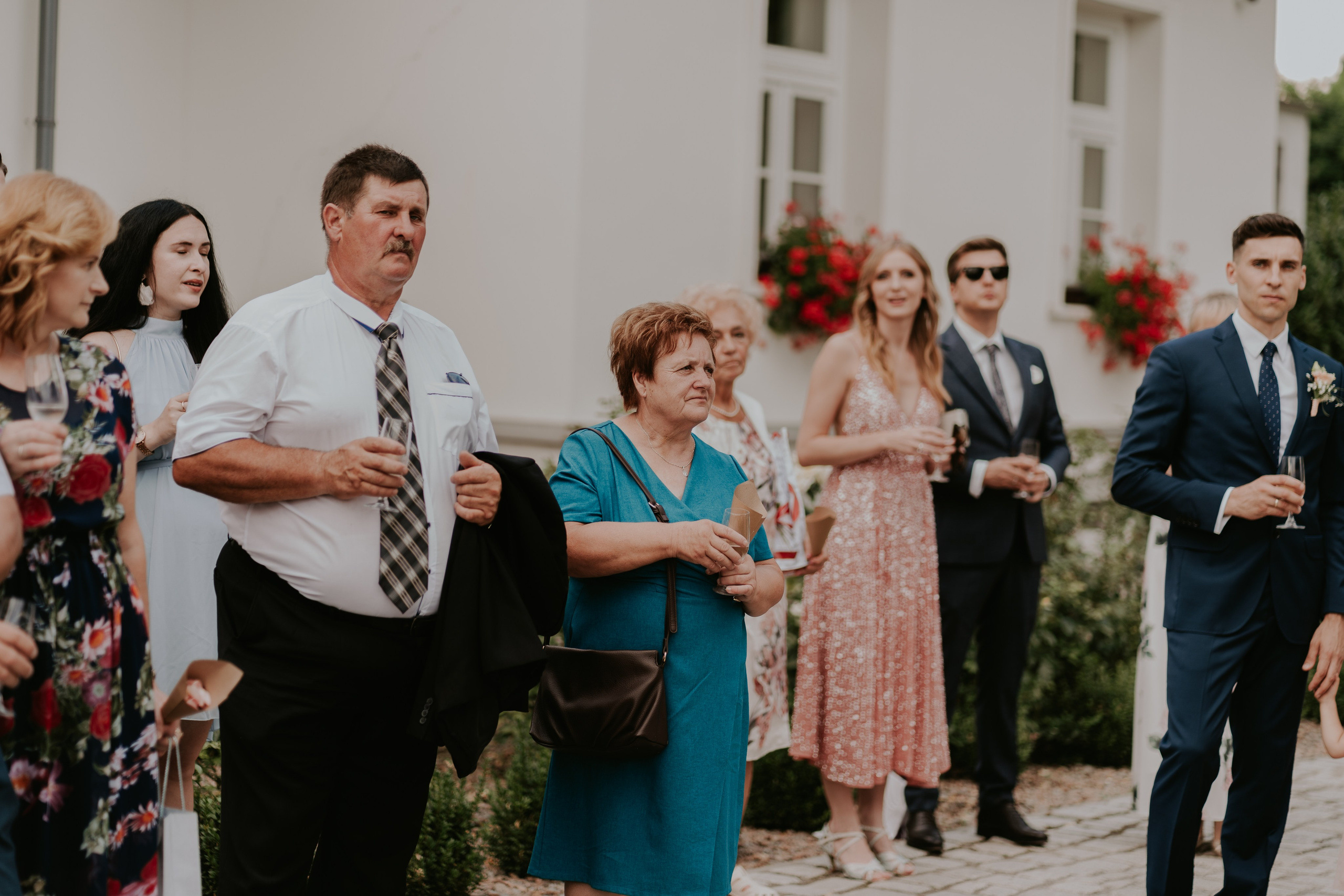 Dwór Wierzbno: plenerowy ślub pod wierzbą. Karkowskafoto - fotografia miłości