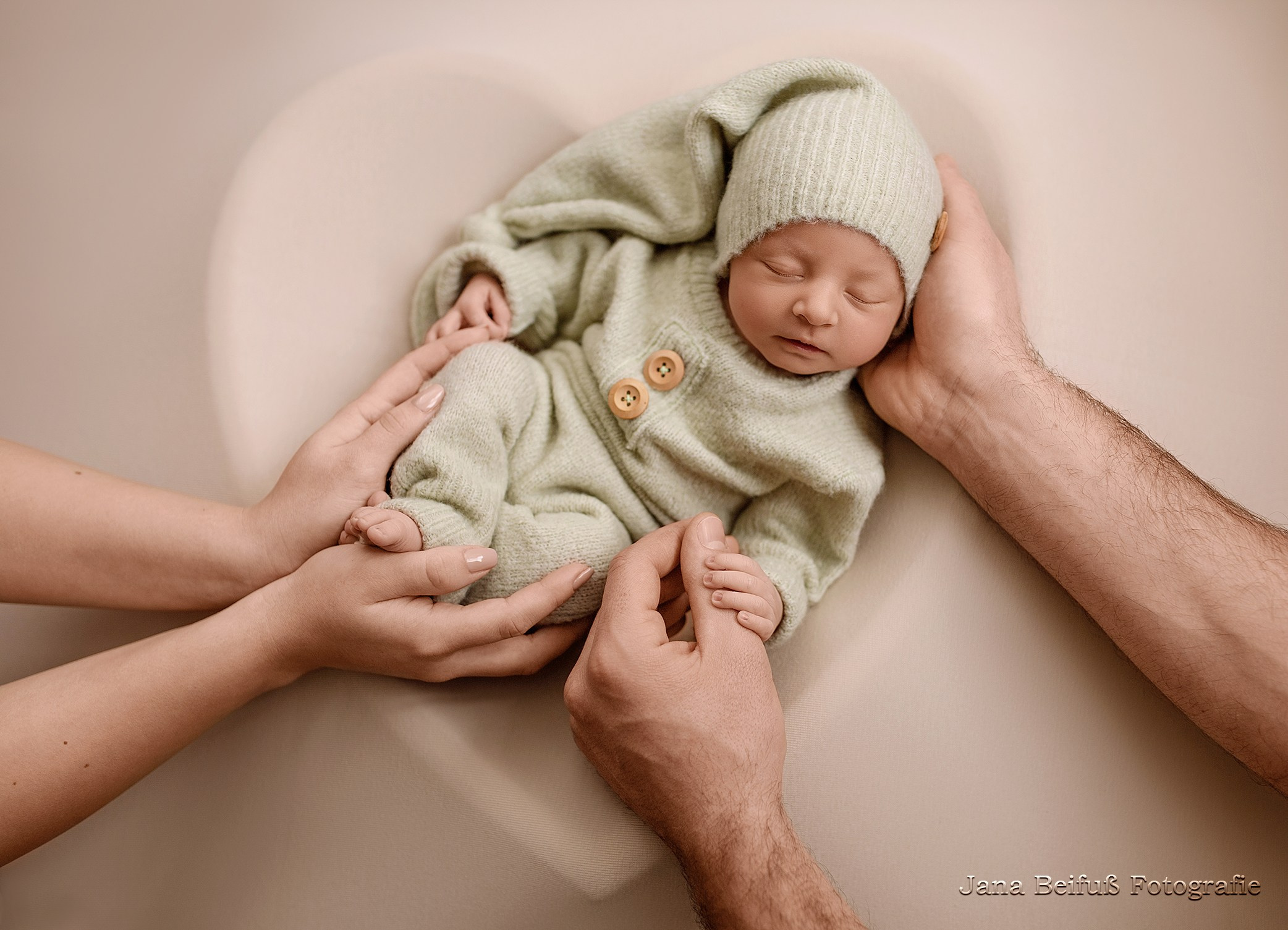 Neugeborenenshooting. Jana Beifuß, professionelle Neugeborenenfotografin in Weißenhorn, Ulm und Umgebung, Neu-Ulm, Illertissen, Pfaffenhofen a. d. Roth