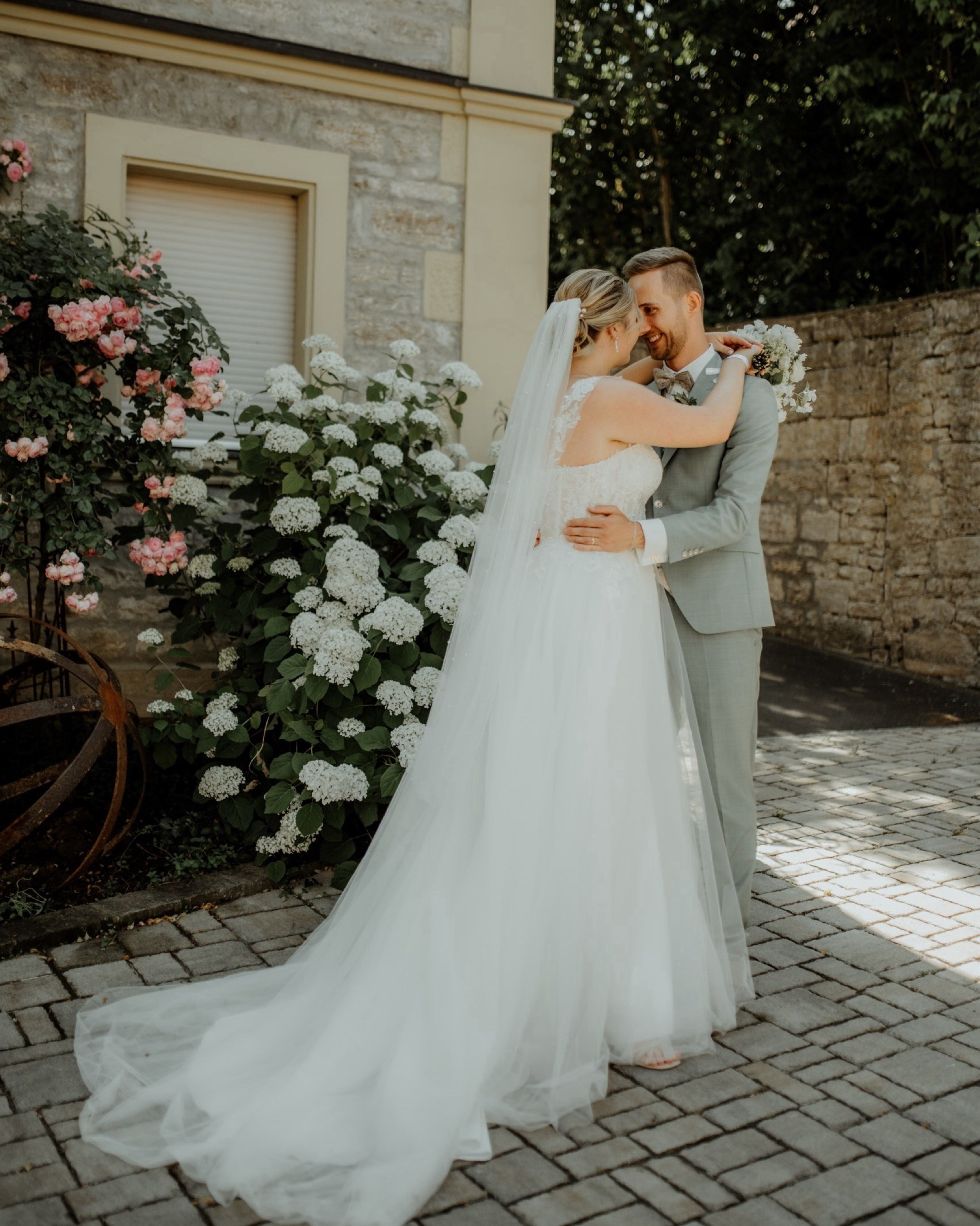 Freie Trauung im Landhaus Odaia – Hochzeitsfoto von Lara & Janik