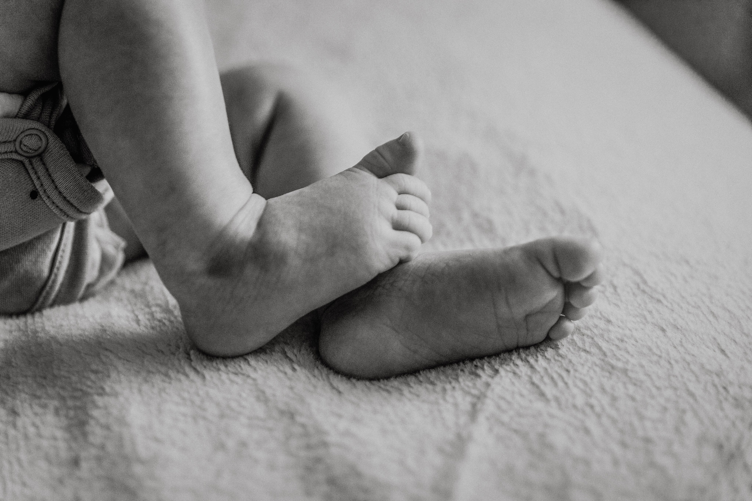 Newborn & Sibling Photography – First Precious Moments Together. Alisa Tant — Family and newborn photographer Bucks County, Montgomery county, Philadelphia, NJ