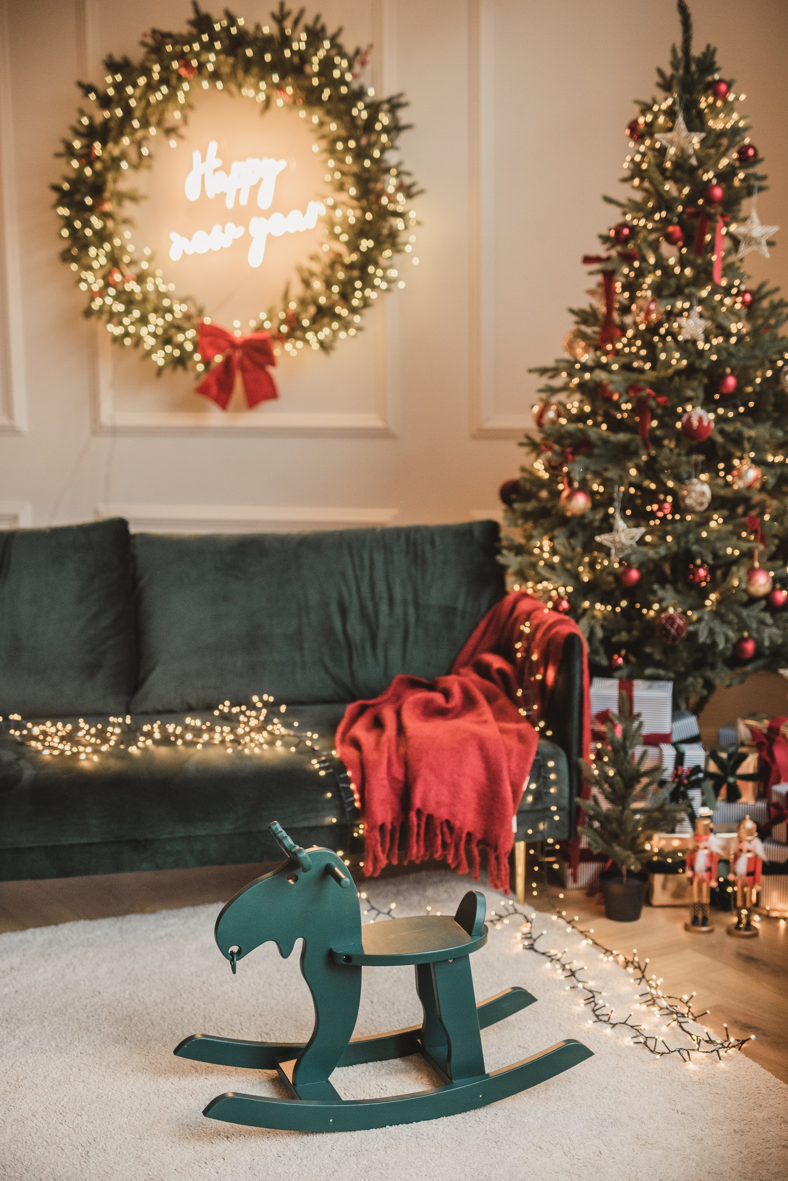 Fotostudijas Ziemassvētku Dekors – Maģiska svētku fotosesijas atmosfēra Rīgā. Fotostudija VEF Rīga