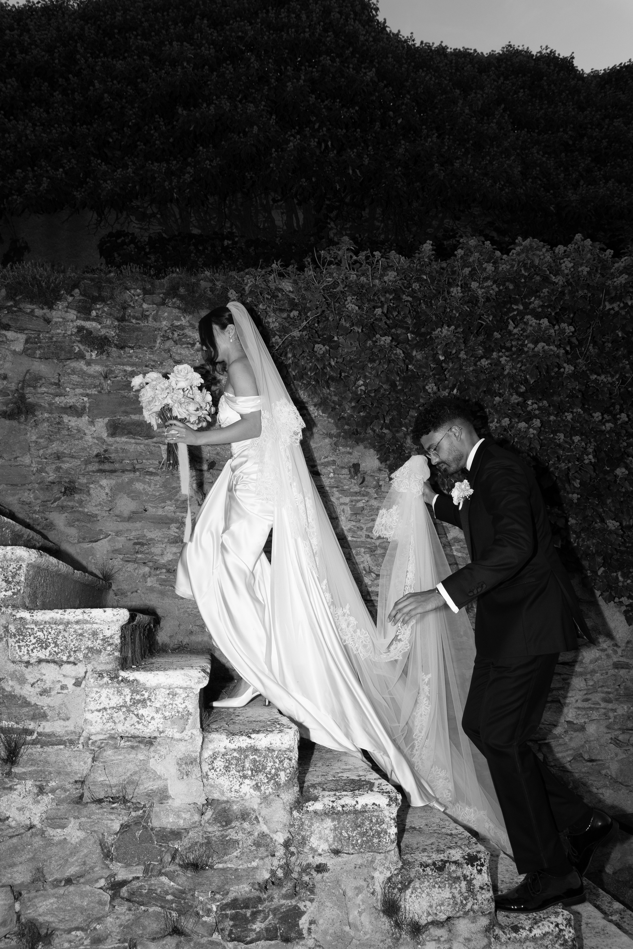 Elegant Castle Wedding in Austria | Alwin & Ruth’s Fairytale Celebration. Wedding photographer and videographer based in Timisoara, Romania