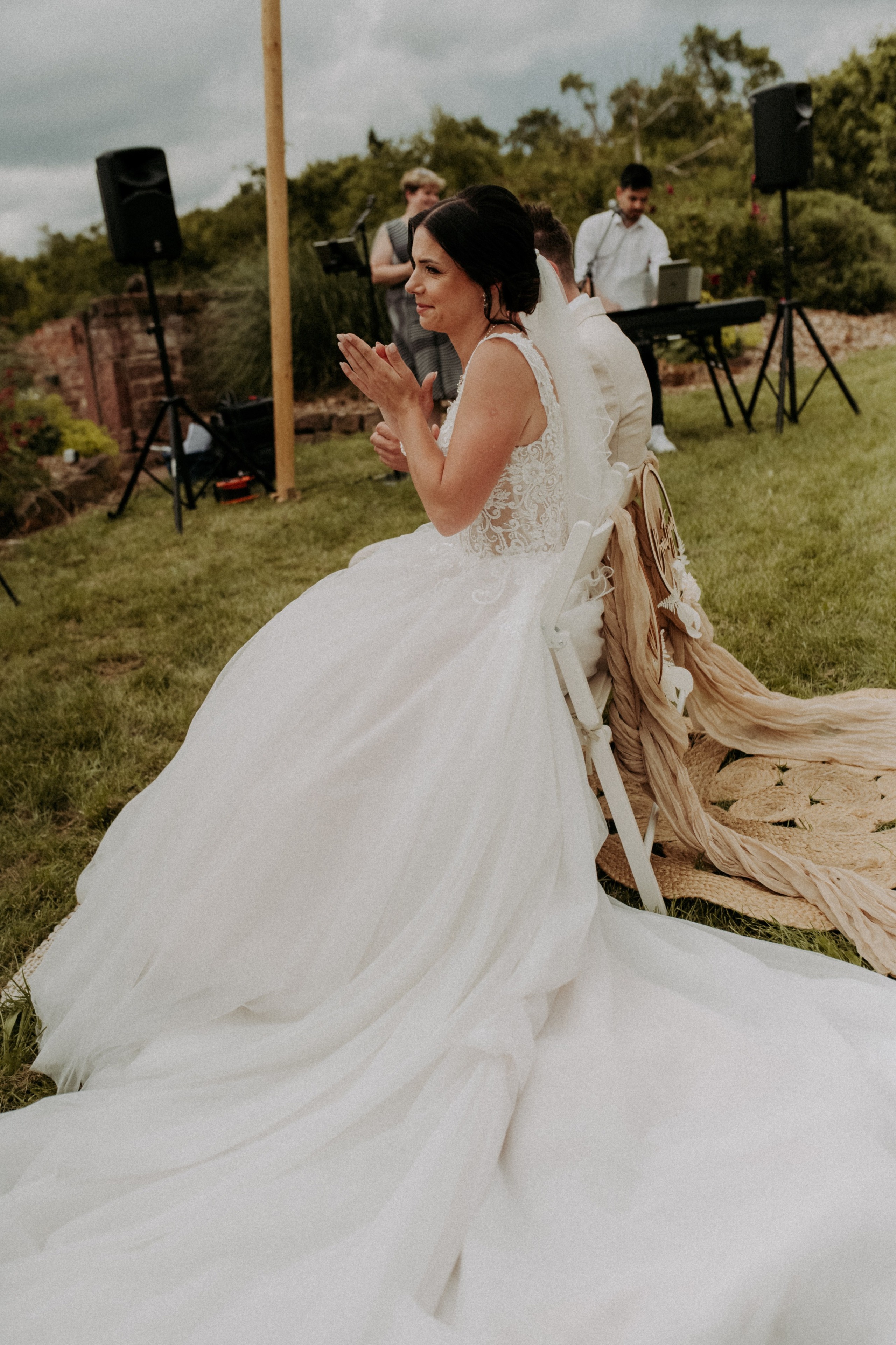 Hochzeit von Jenny & Basti – Emotionale Hochzeitsfotos | Hochzeitsfotograf Würzburg. Anna Saribekyan – Beste Hochzeitsfotografin in Würzburg, Top 10 in Deutschland
