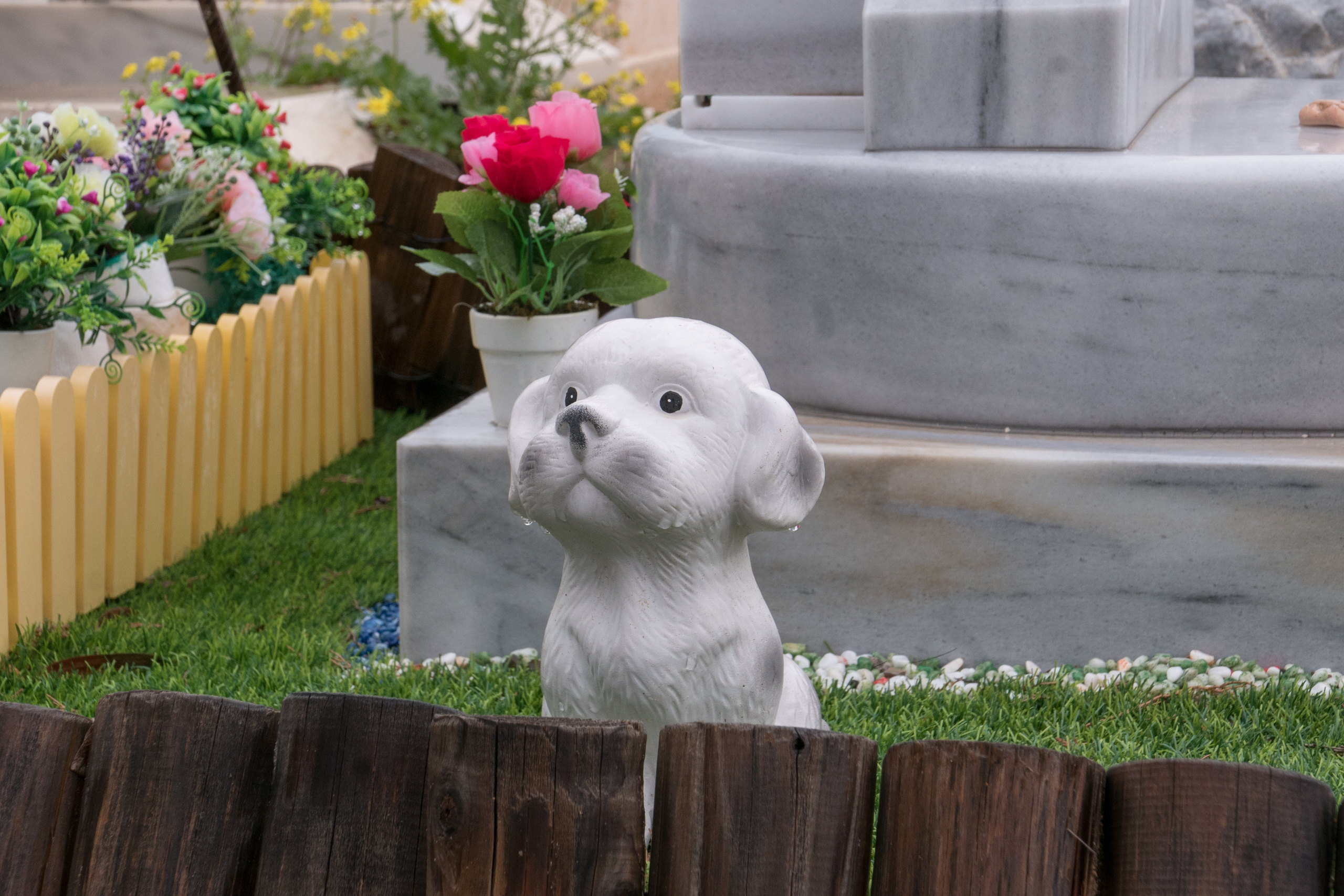 Фотопроект "Знаки памяти", посвященный сохранению памяти об умерших де. Фотограф Анна Резников