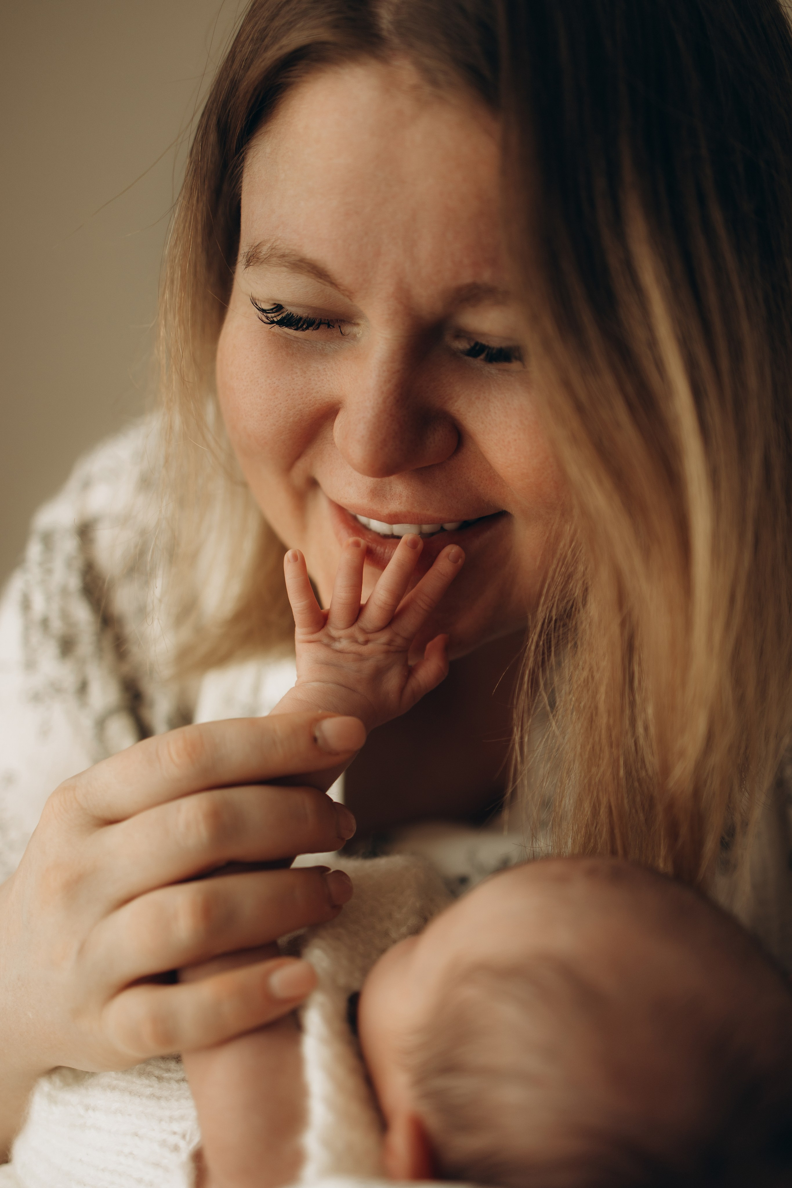 Фотограф родов, семей и новорожденных малышей в Дубае