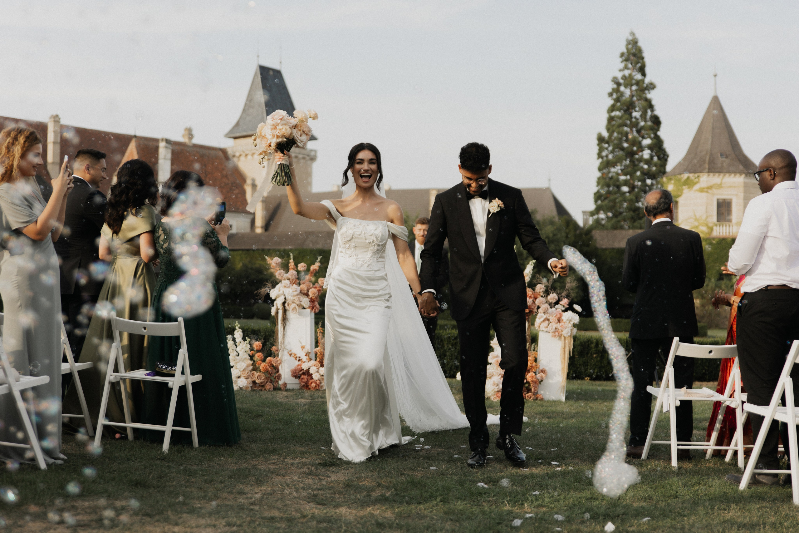 Elegant Castle Wedding in Austria | Alwin & Ruth’s Fairytale Celebration. Wedding photographer and videographer based in Timisoara, Romania