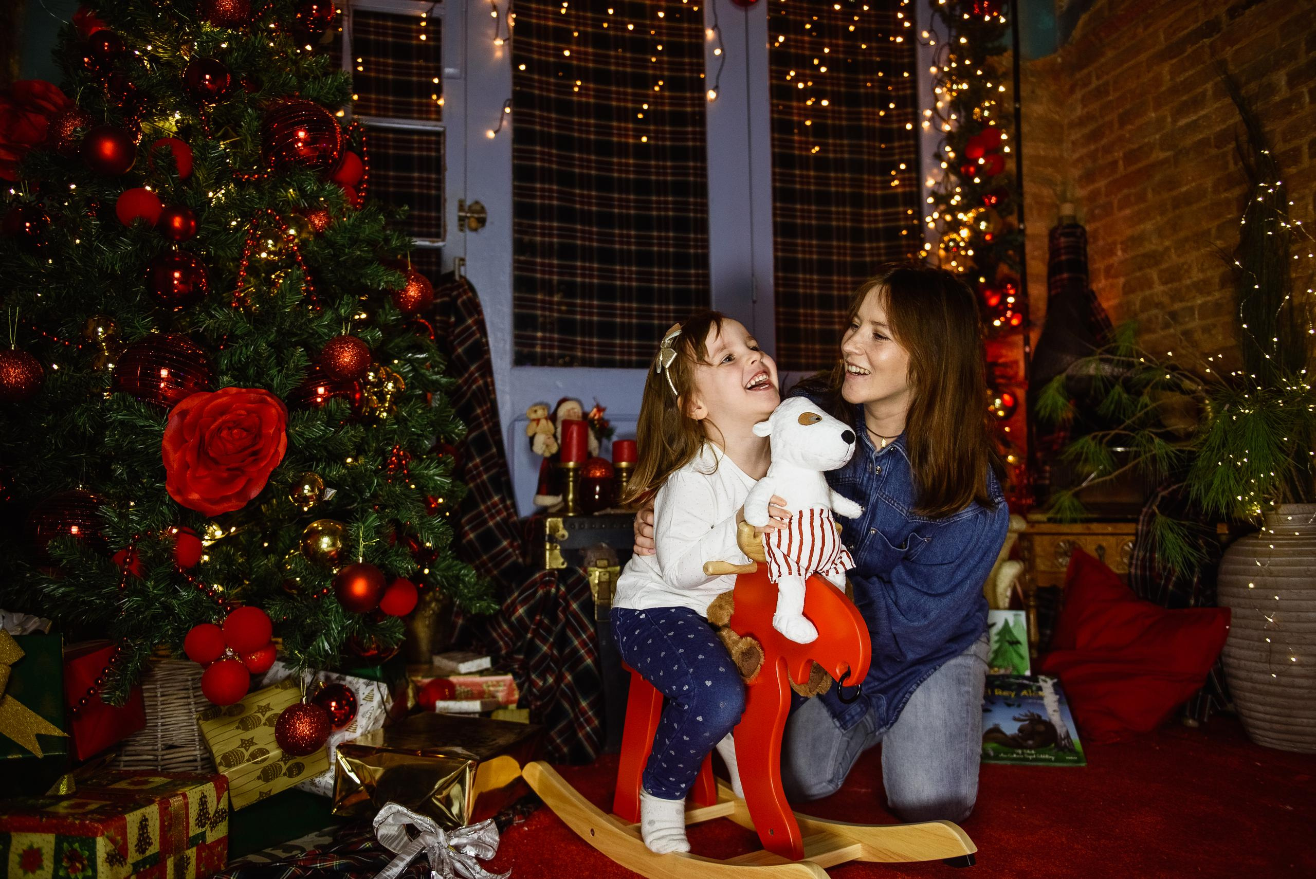 Alena Alex y Niki Navidad 2020. Фотограф Екатерина Гасанова — фотосессии в Барселоне