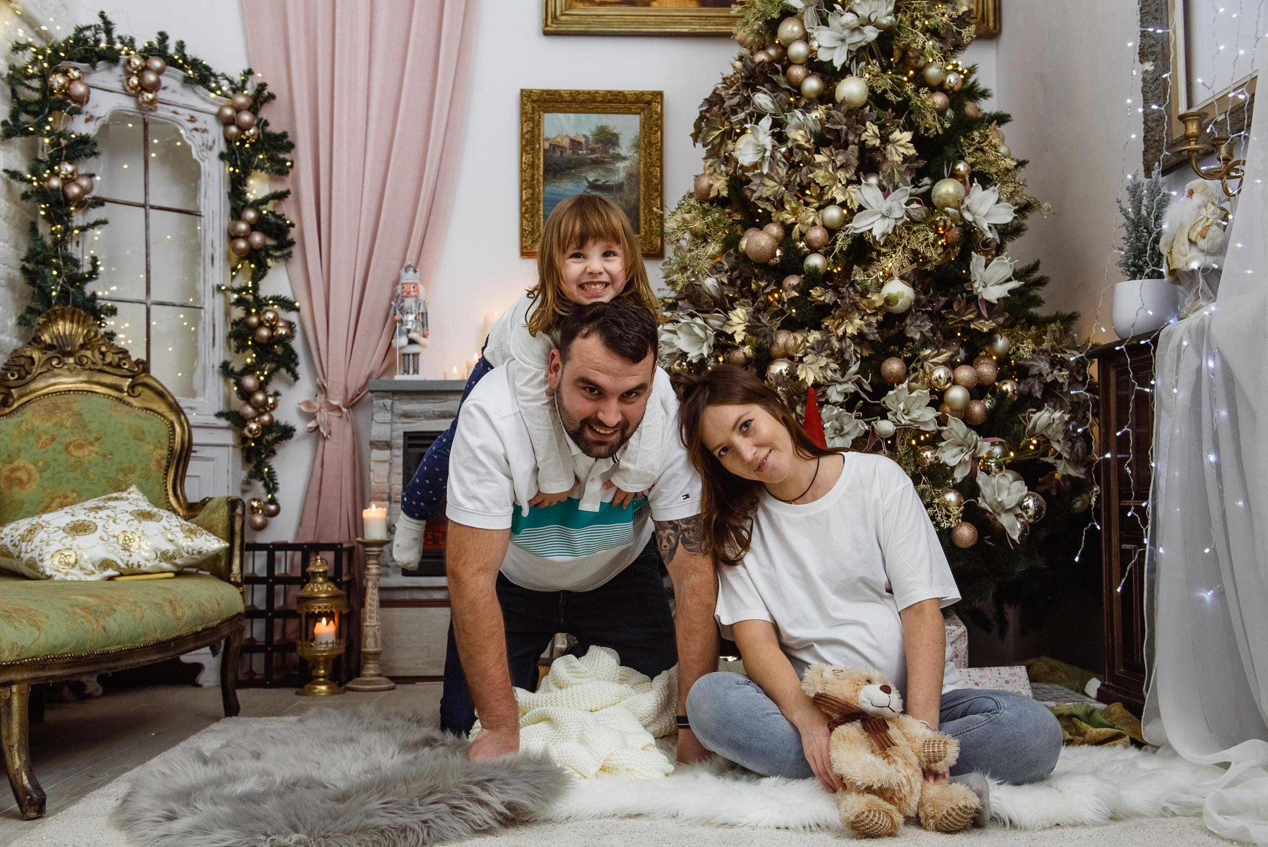 Alena Alex y Niki Navidad 2020. Фотограф Екатерина Гасанова — фотосессии в Барселоне