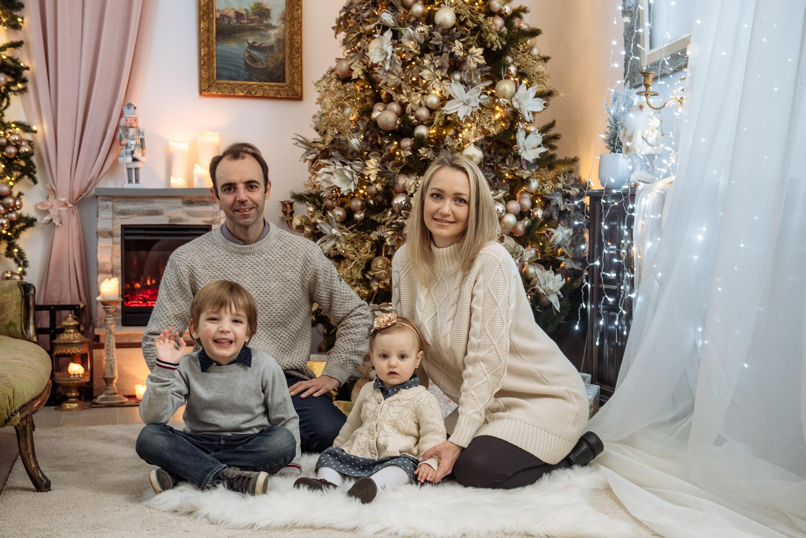 Anna, Angel y niños Navidad 2020. Professional photography services in Barcelona by Ekaterina Gasanova