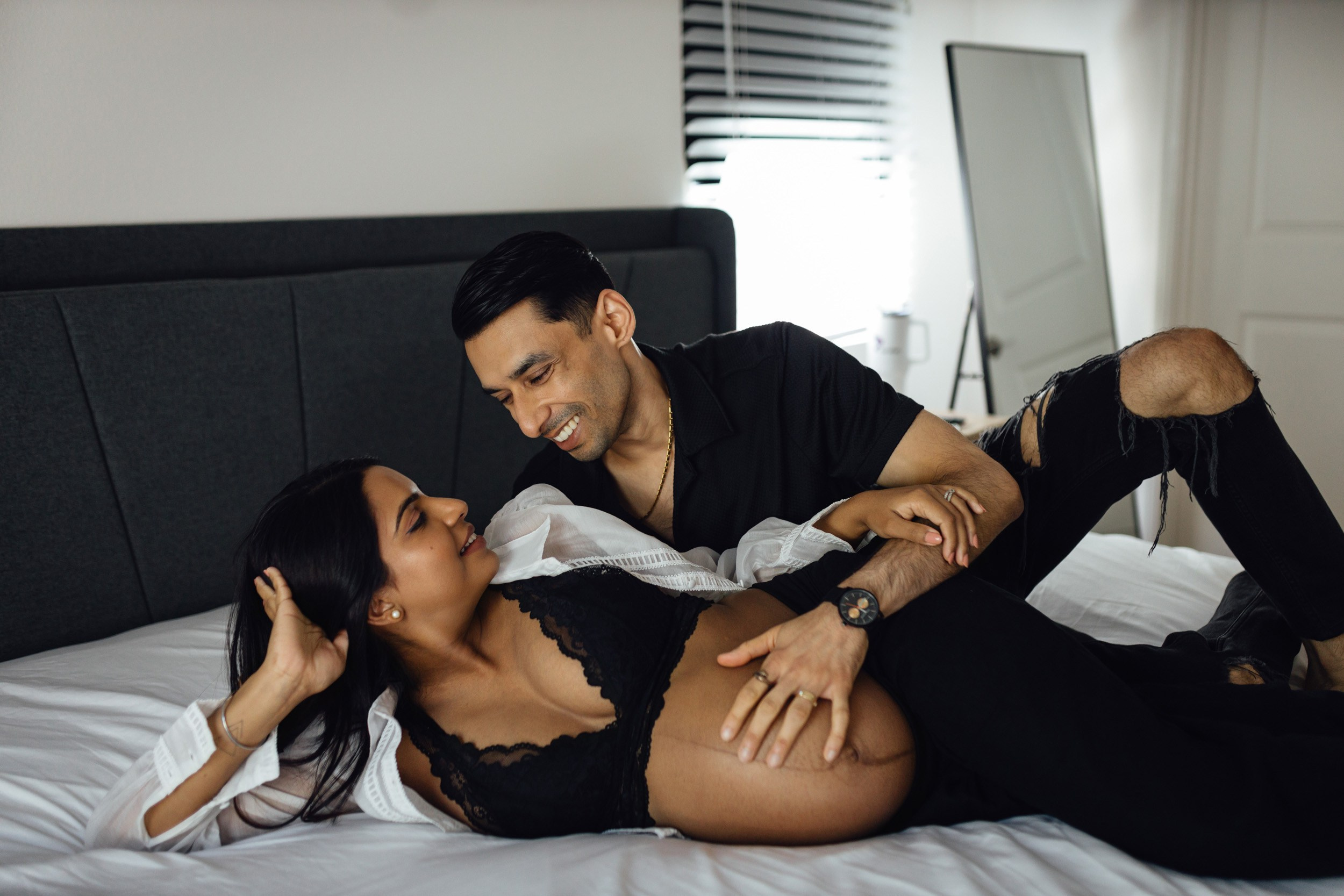 Cozy Home Maternity Session Bay Area. Maternity, newborn photographer in the Bay Area|Iryna Rakivnenko