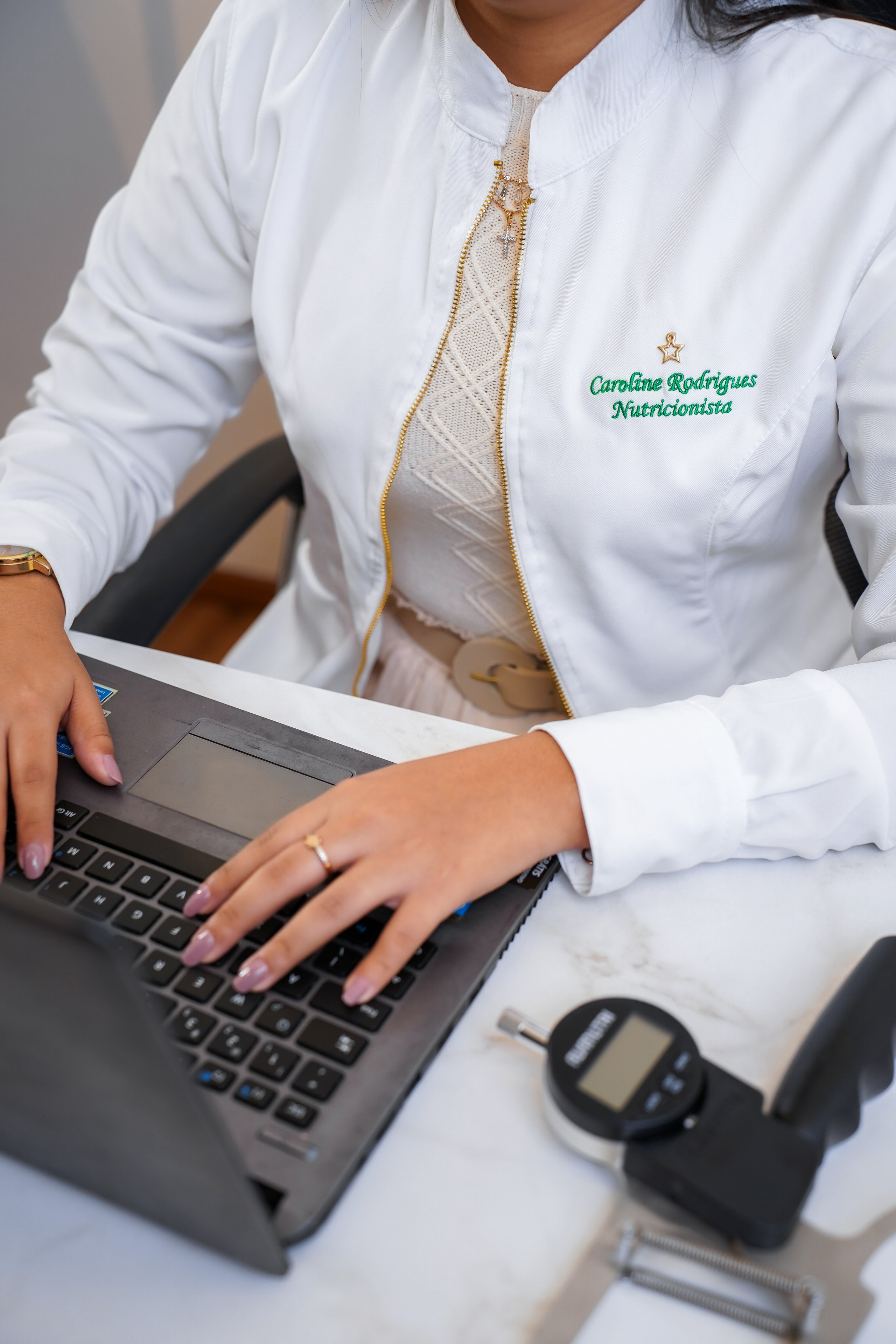 Institucionais. Início