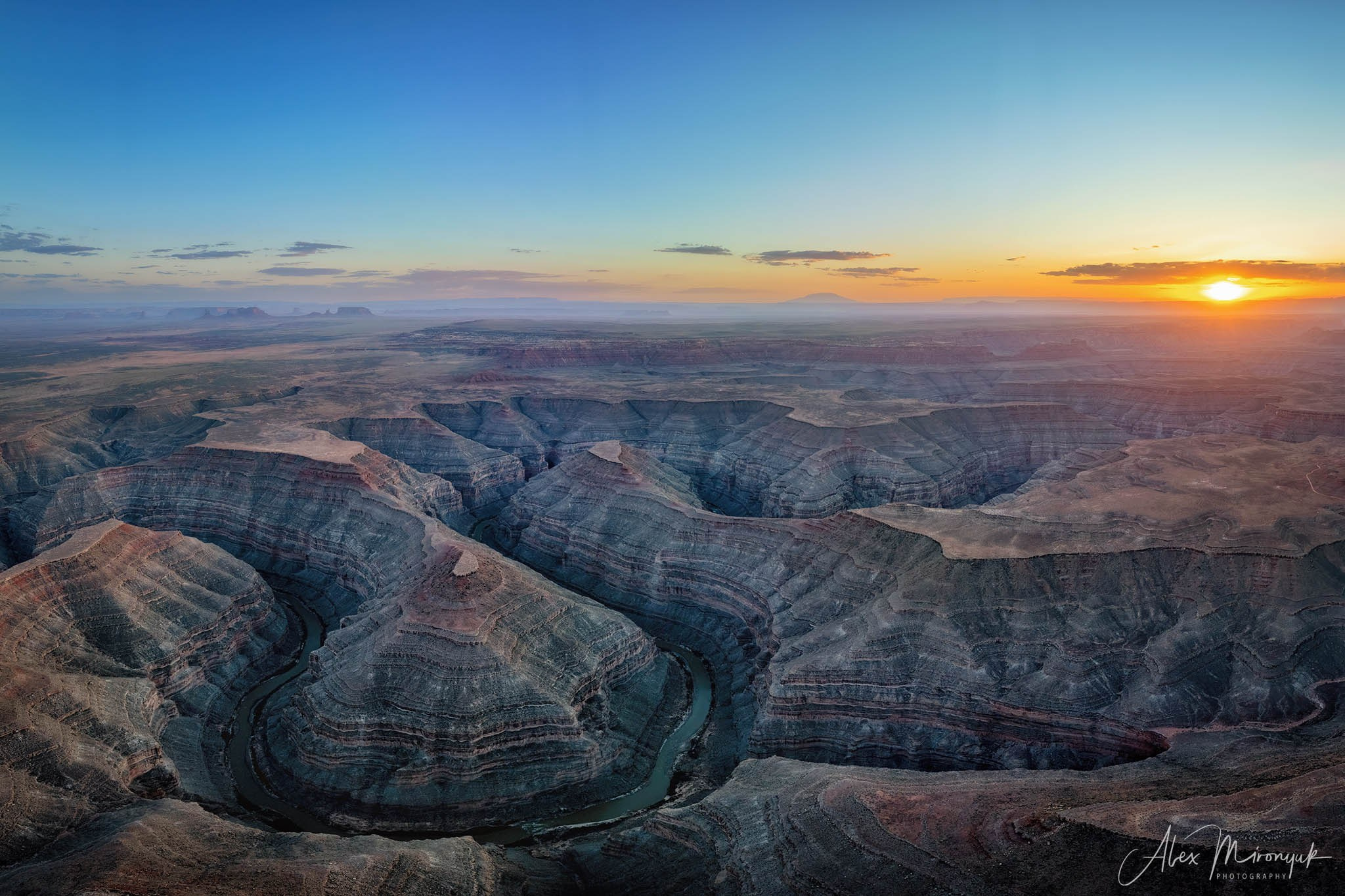 Eagle’s View American Southwest. Pet, Senior, Landscape, portrait studio, photographer in Miami and Sou