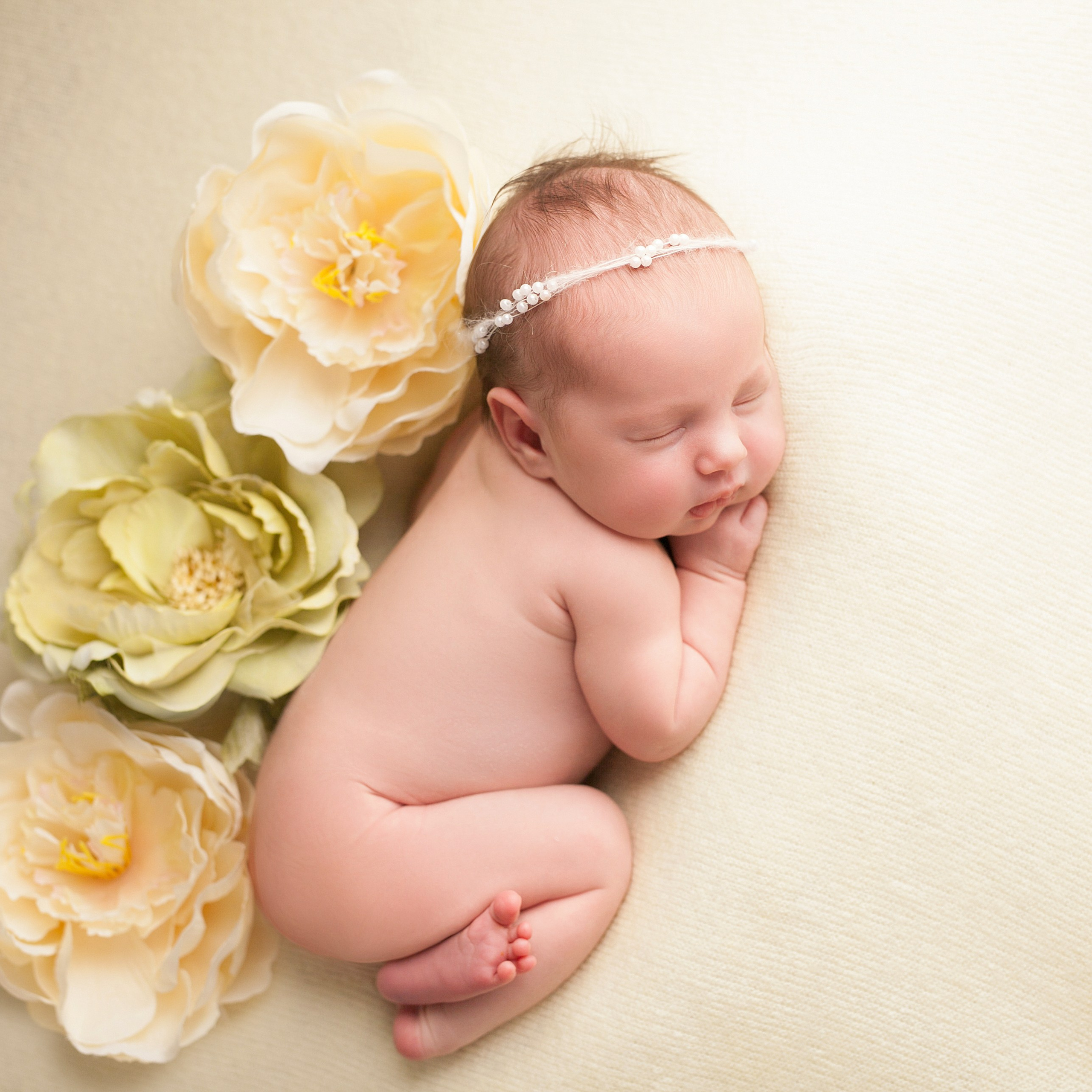 Newborn photoshoot. Wedding and family photographer in Altea, Valencia, Alicante, Benidorm